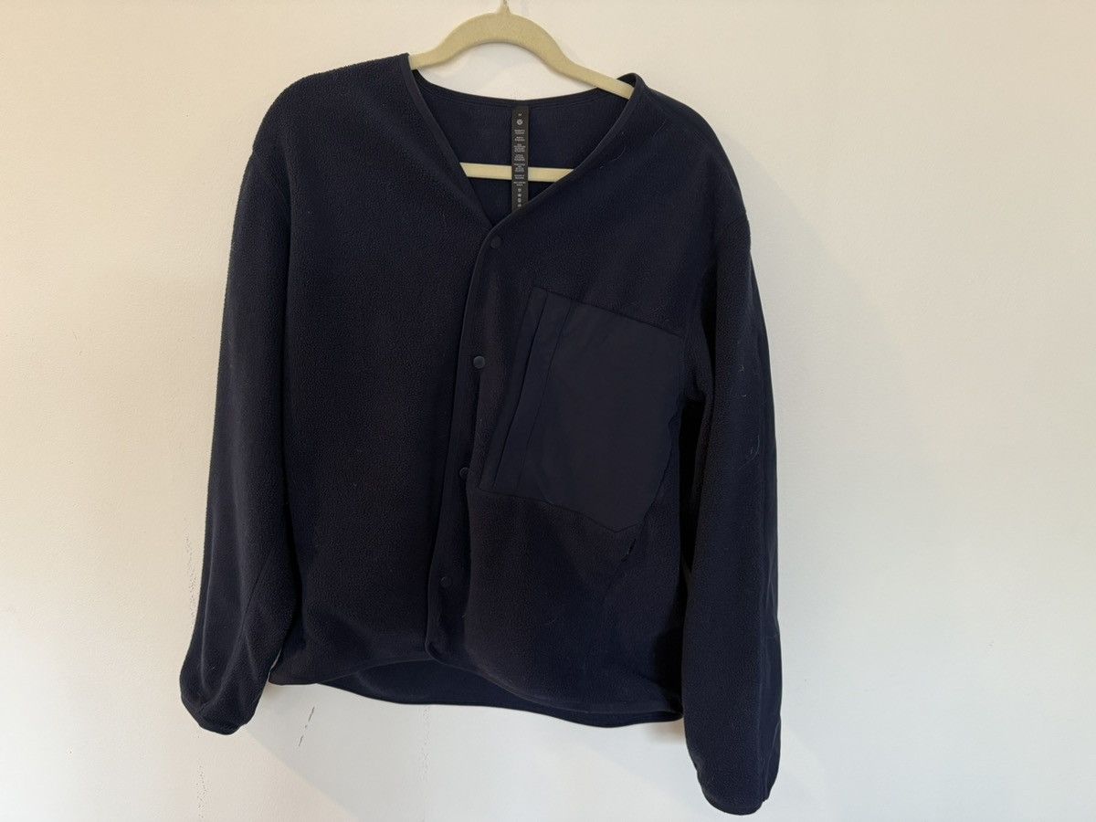 Lululemon Navy Lululemon men’s navy fleece cardgian Size US M / EU 48-50 / 2 - 4 Thumbnail
