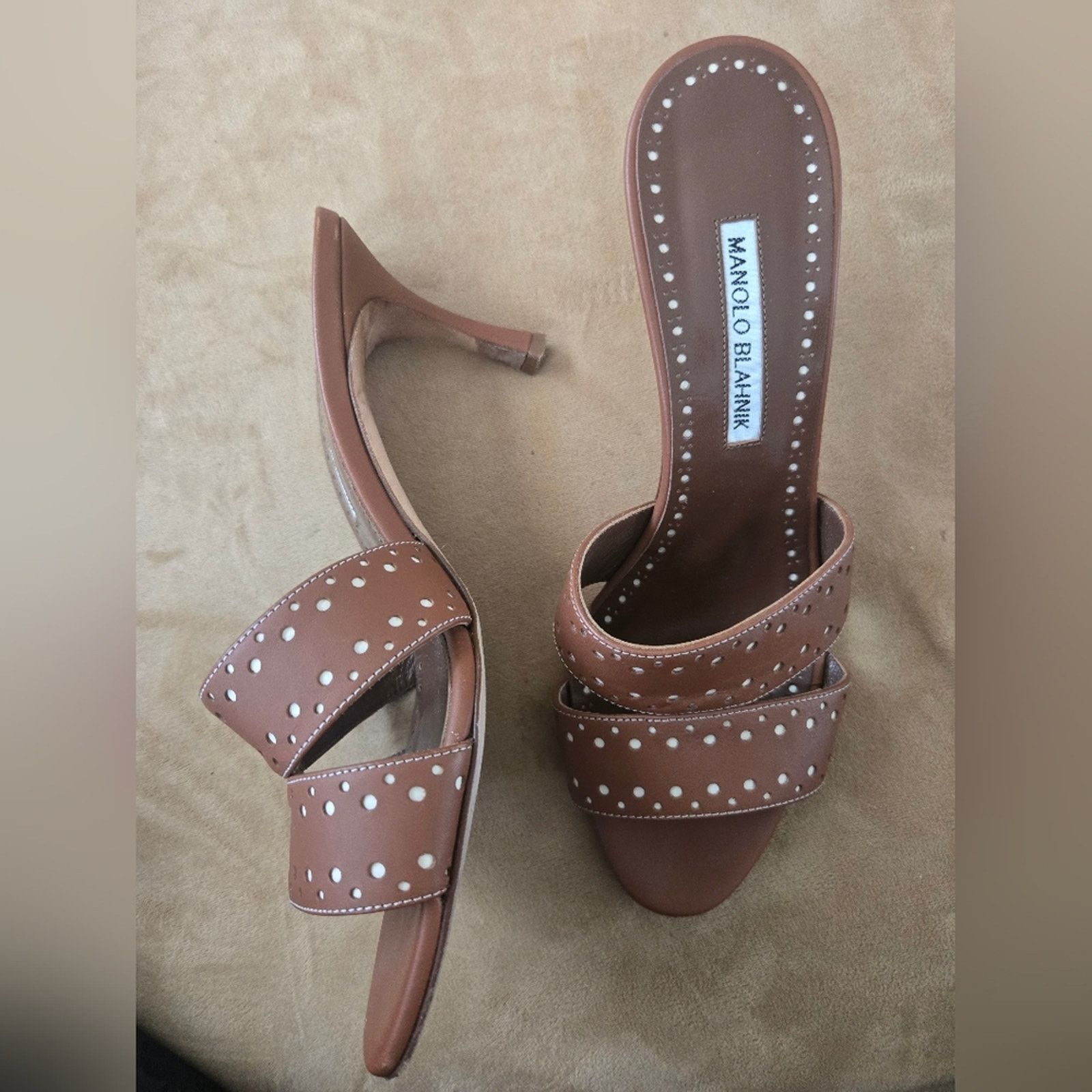 Manolo Blahnik Manolo Blahnik Jacobro Cutout Leather Mid-Heel, 38.5, 8.5 Size US 8.5 / IT 38.5 - 2 Thumbnail