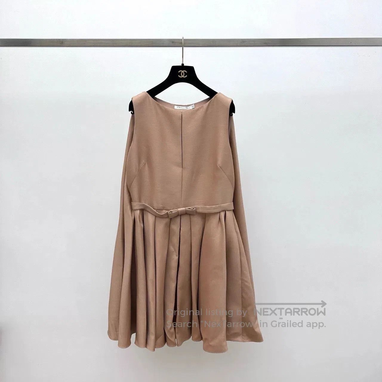 Other new dior cape skirt size 40. Size US M / EU 48-50 / 2 - 2 Thumbnail