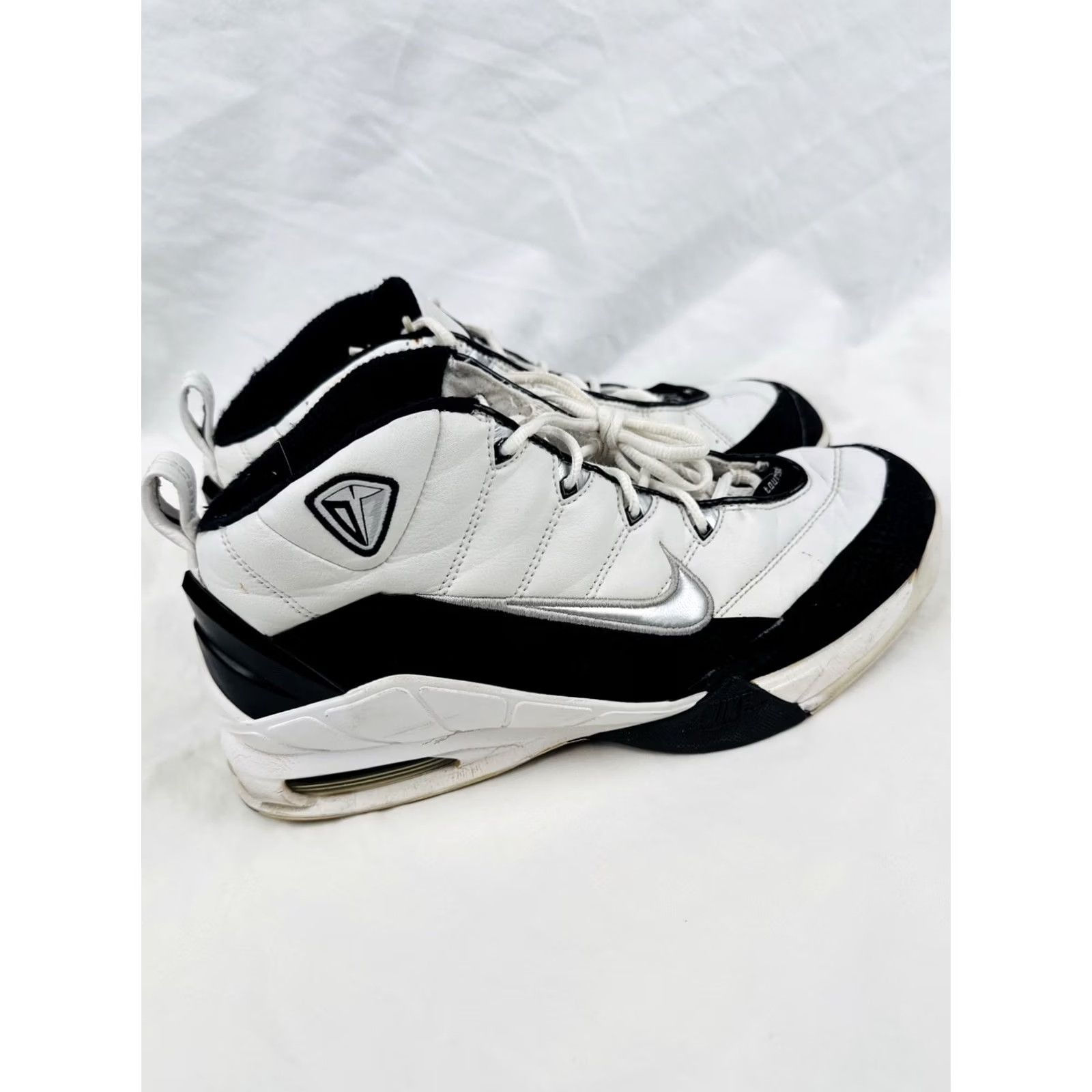 Nike VINTAGE Nike Air Max DT Diana Taurasi 2005 White Black Womens Sz 12 Read Size US 12 / IT 42 - 3 Thumbnail