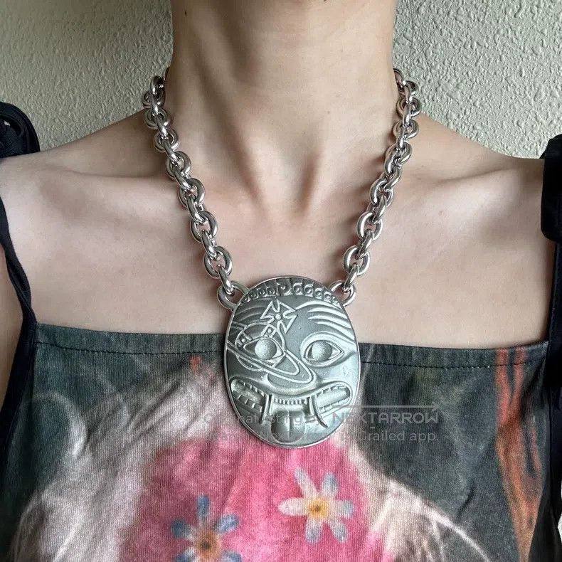 Vivienne Westwood Vivienne Westwood Saturn Totem Mask Necklace Size ONE SIZE - 7 Thumbnail