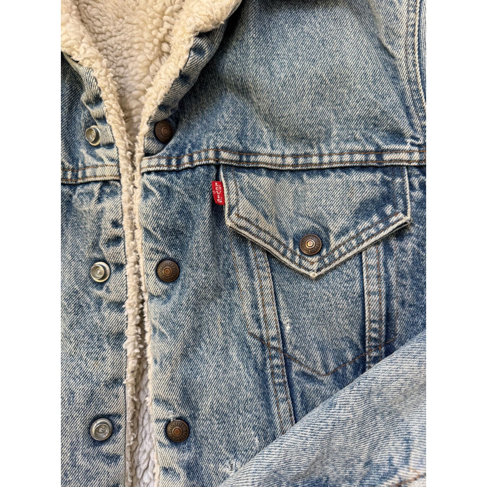 Levi's Vintage 90s Levi's Sherpa Lined Blue Denim Jacket Men's 34R Size US M / EU 48-50 / 2 - 12 Thumbnail