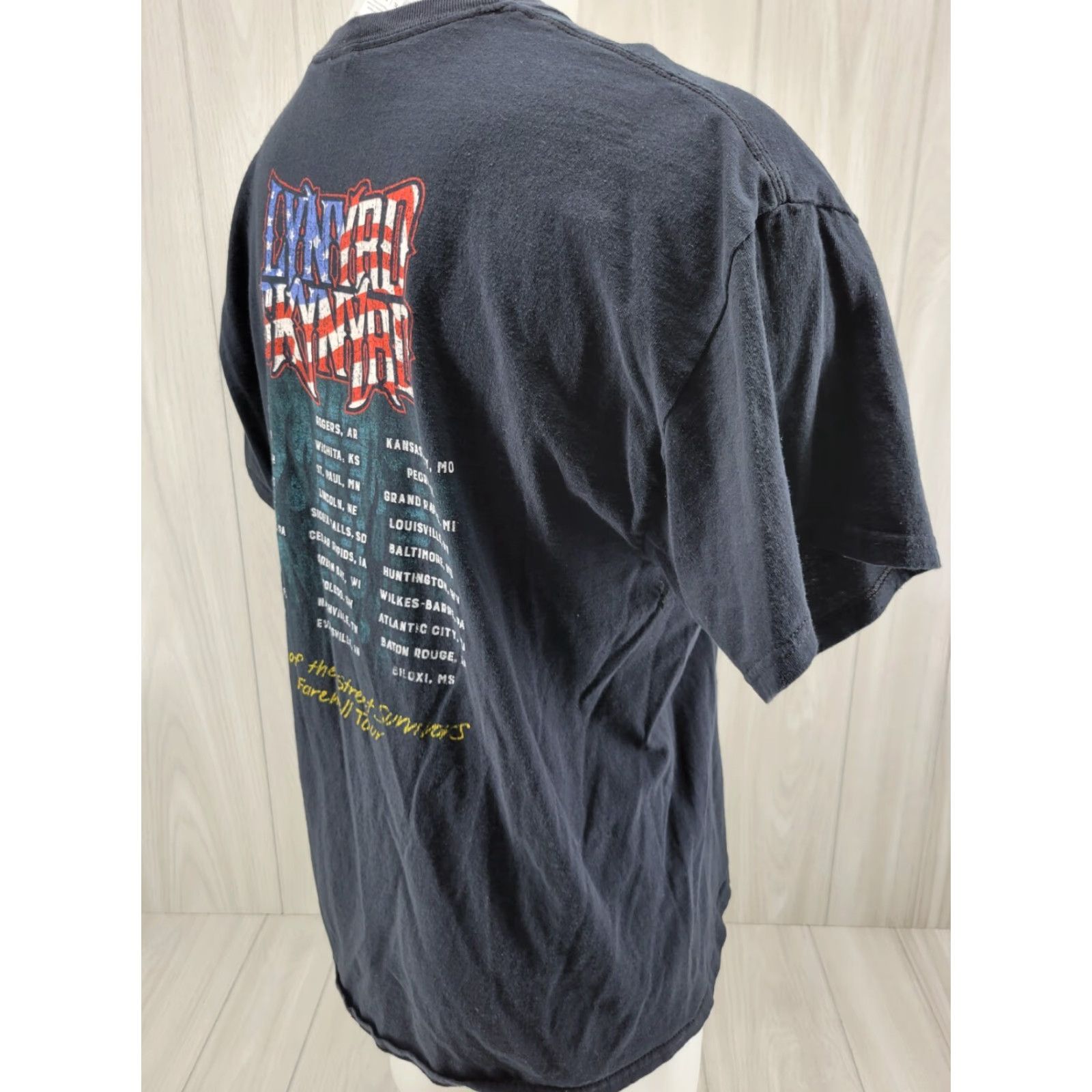 Gildan Lynyrd Skynyrd Shirt Adult XL Last of the Street Survivors Farewell Tour Mens Size US XL / EU 56 / 4 - 5 Thumbnail