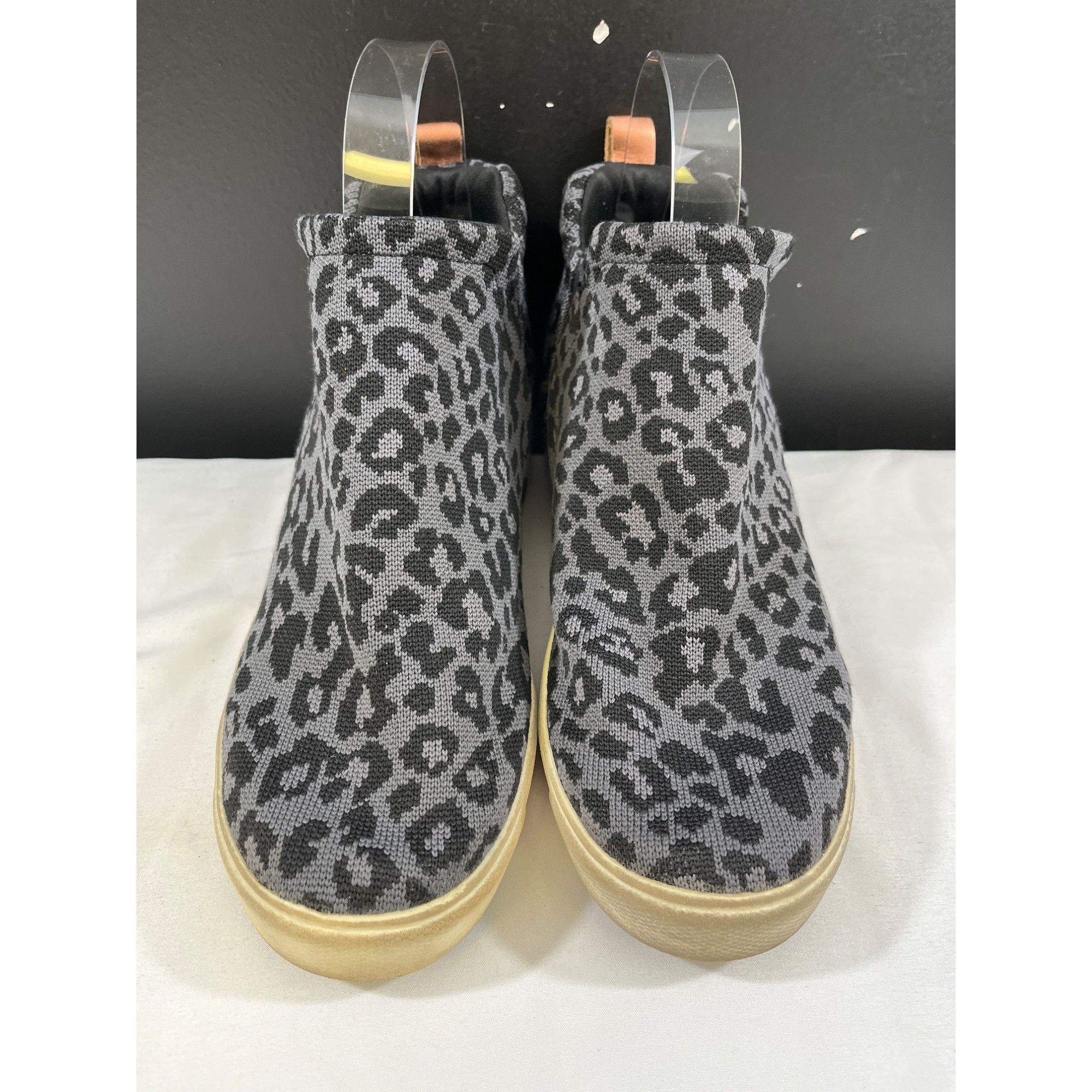 Other Ryka Vera Womens Grey Leopard Print Casual Sneakers Size 8.5 Size US 8.5 / IT 38.5 - 2 Thumbnail