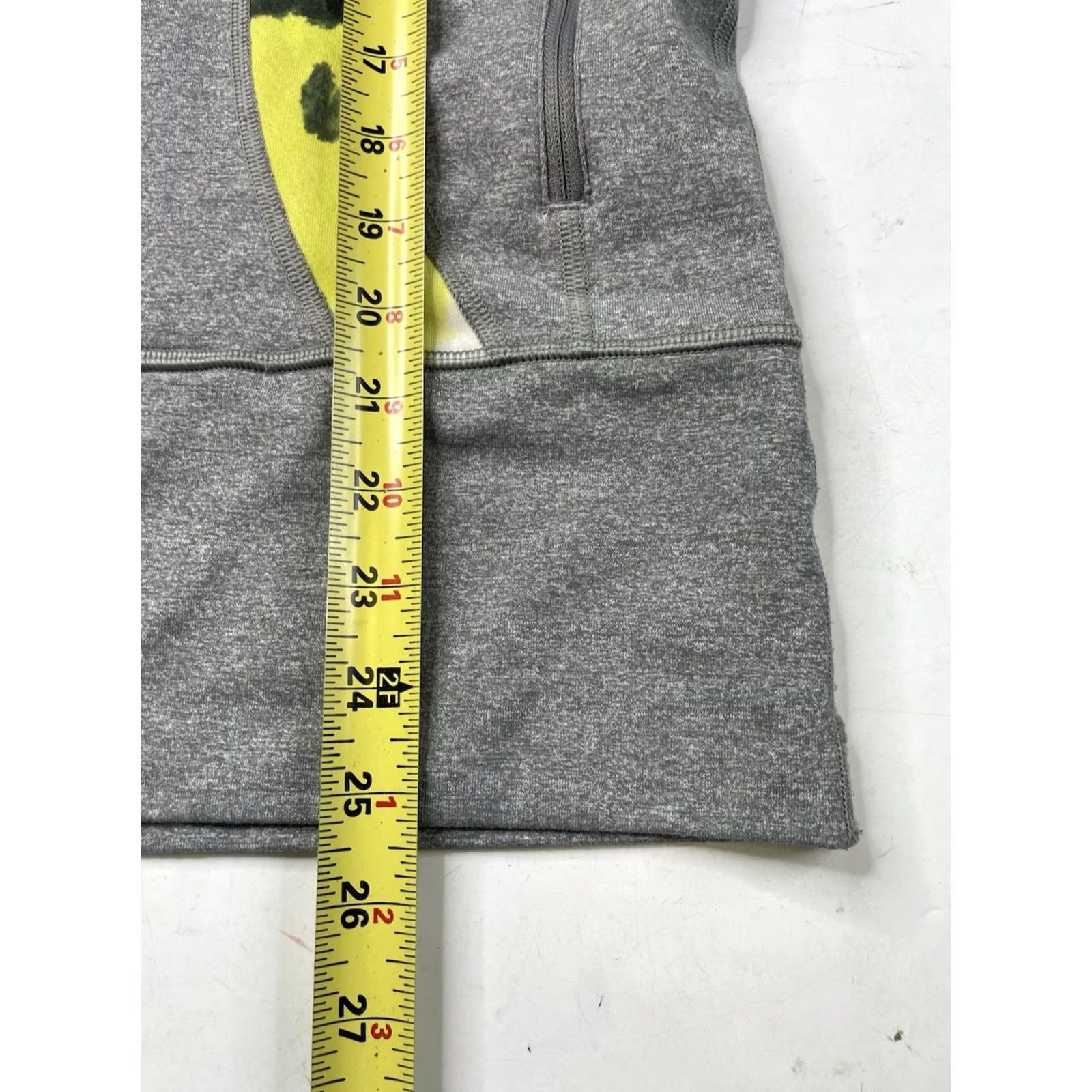 Lululemon Lululemon Womens Jacket Full Zip Gray with Yellow Thumbhole Size 4 Athletic Slim/Basic Jacket Run Gym Yoga Outdoor Athleisure Logo Women XS-? Size S / US 4 / IT 40 - 5 Thumbnail