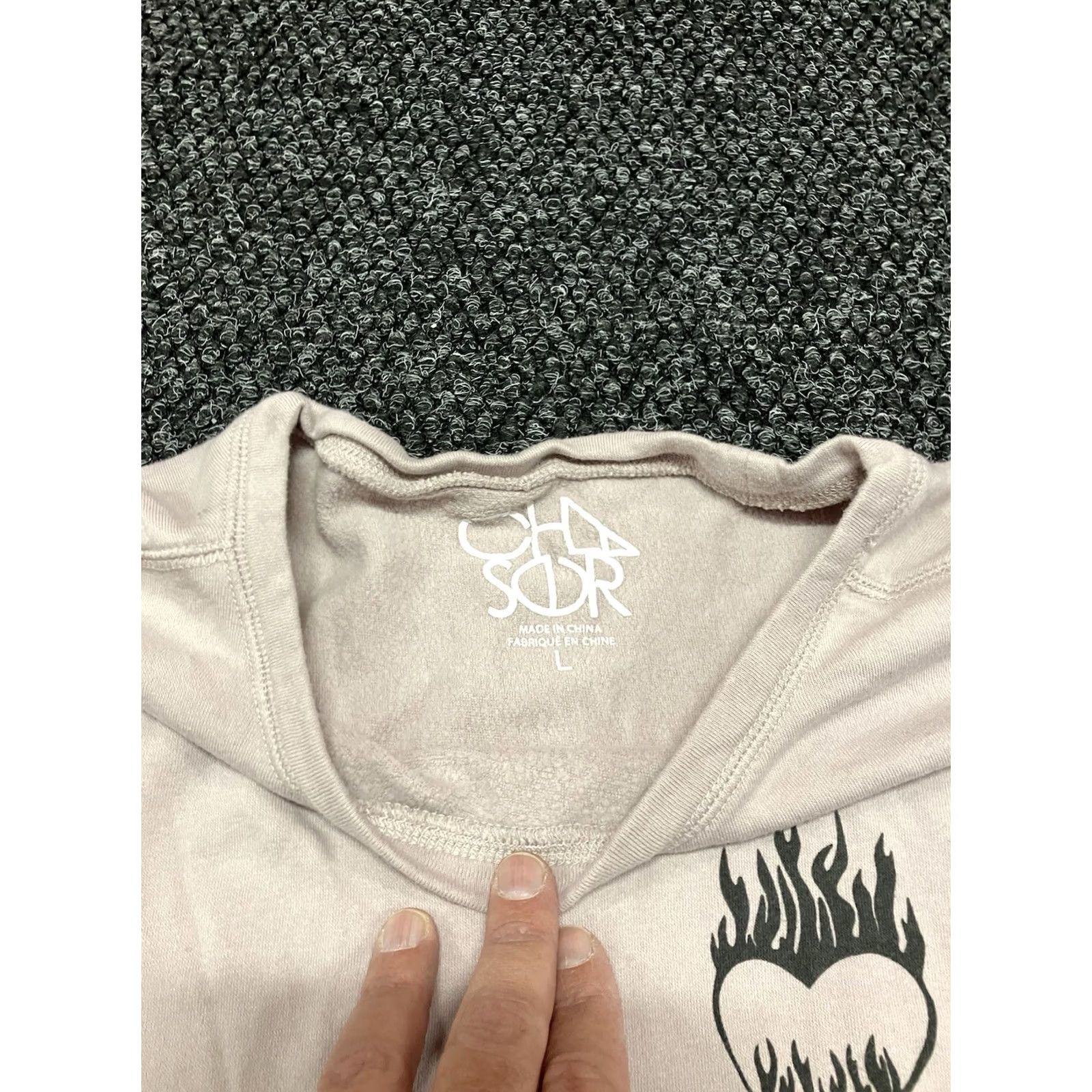 Vintage CHASER Sweatshirt Crewneck "Mad Love Untamed Live" Women's Large Pink L/Cotton SOLID/GRAPHIC Size L / US 10 / IT 46 - 3 Thumbnail