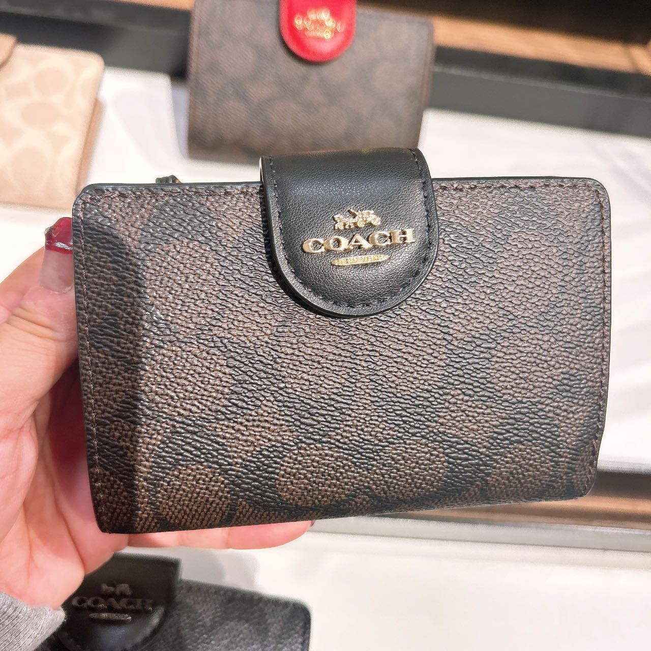 Coach Medium Corner Zip Wallet In Signature Canvas CW786 Size ONE SIZE - 1 Thumbnail