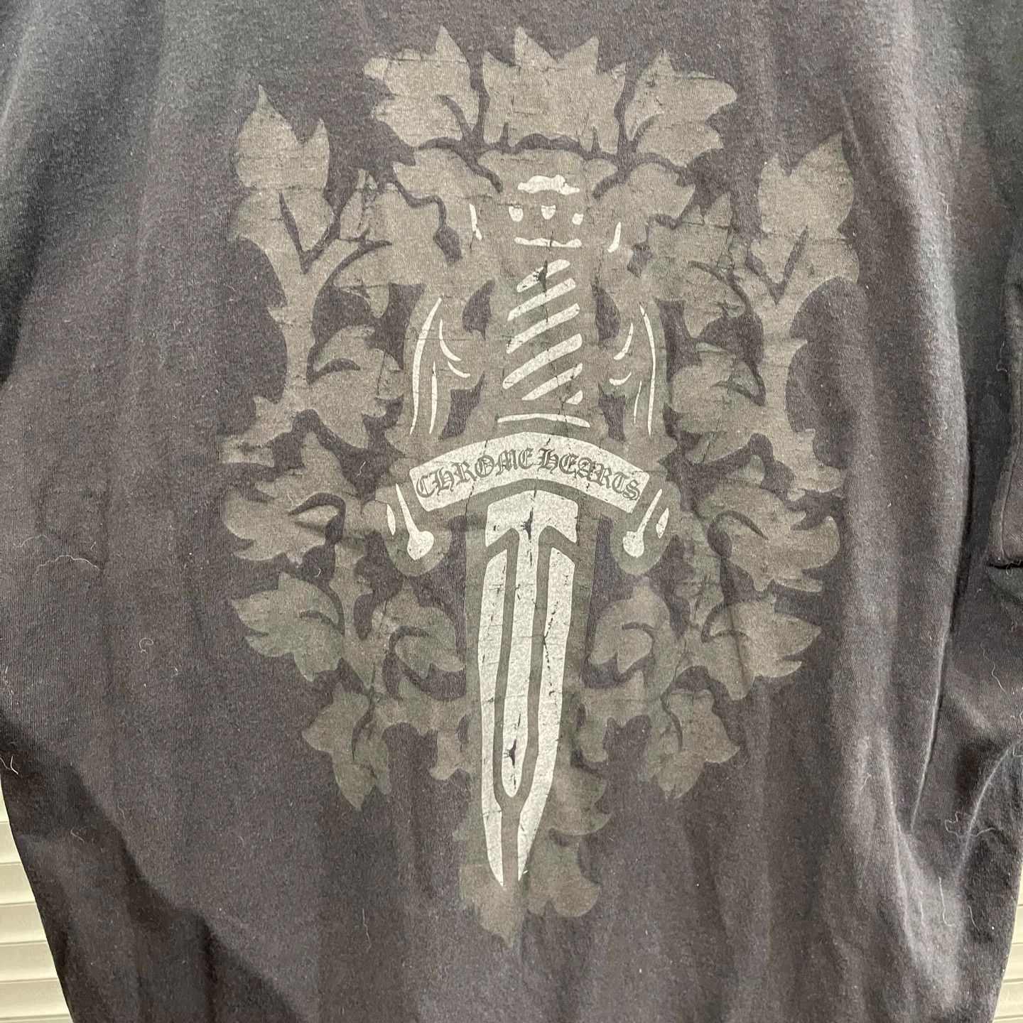 Chrome Hearts Chrome Hearts Black Foil Sword Vine Scroll Short Tee L Size L / US 10 / IT 46 - 6 Thumbnail