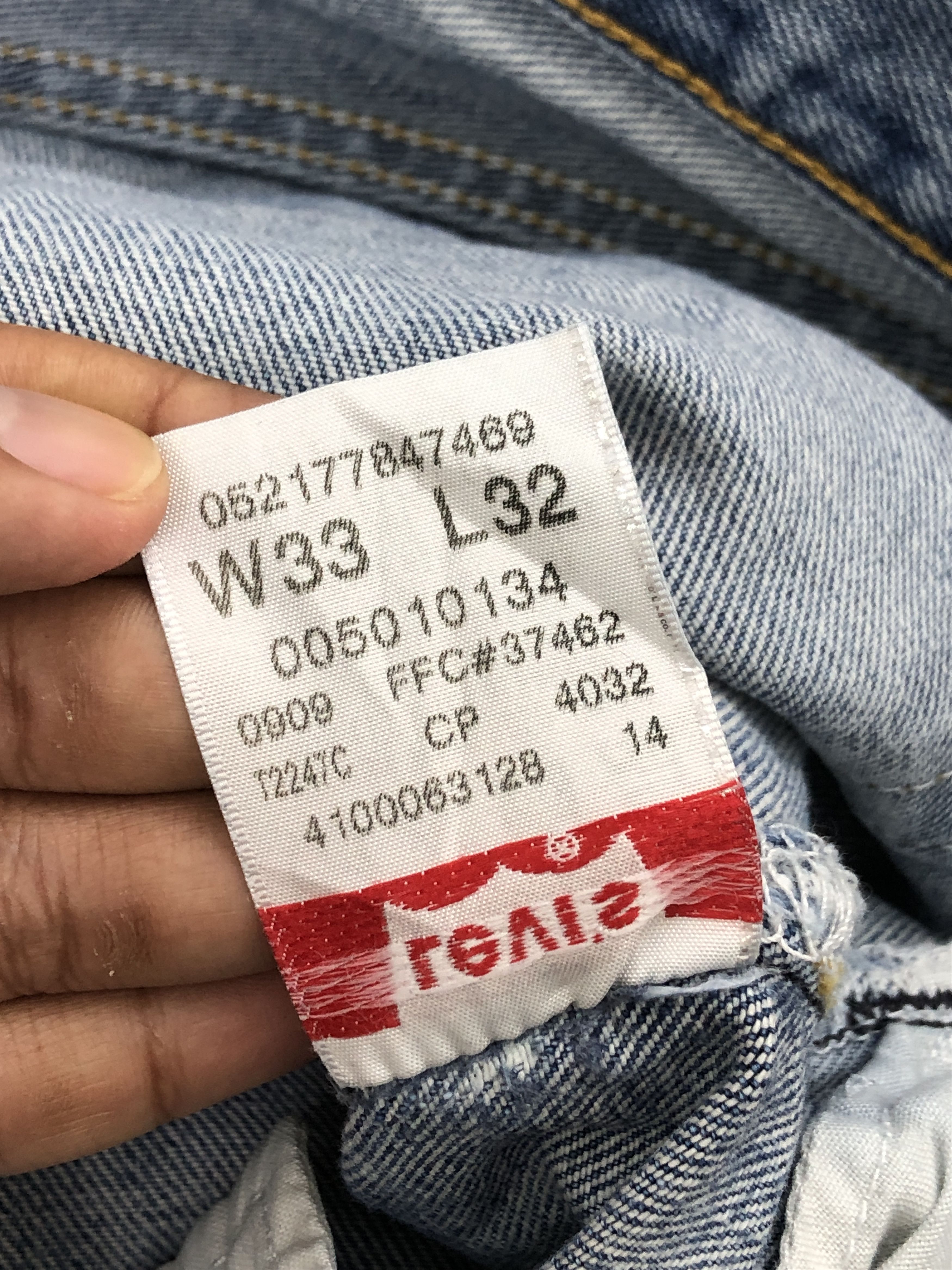 Levi's × Vintage Vintage Levi's 501 Light Blue Washed Jeans Size US 31 - 9 Thumbnail