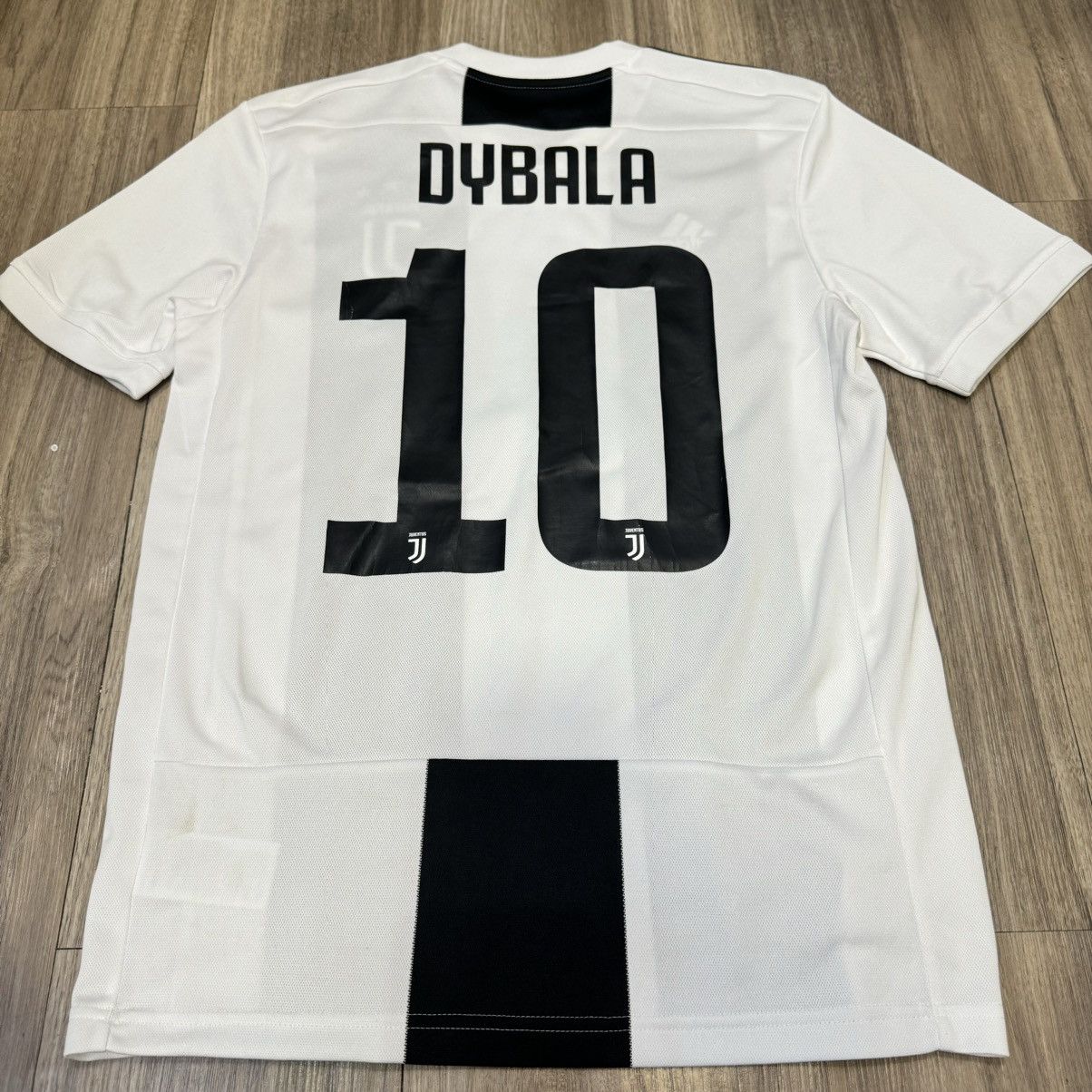 Adidas Juventus 18/19 home shirt #10 Dybala (Bnwt) Size US S / EU 44-46 / 1 - 2 Thumbnail