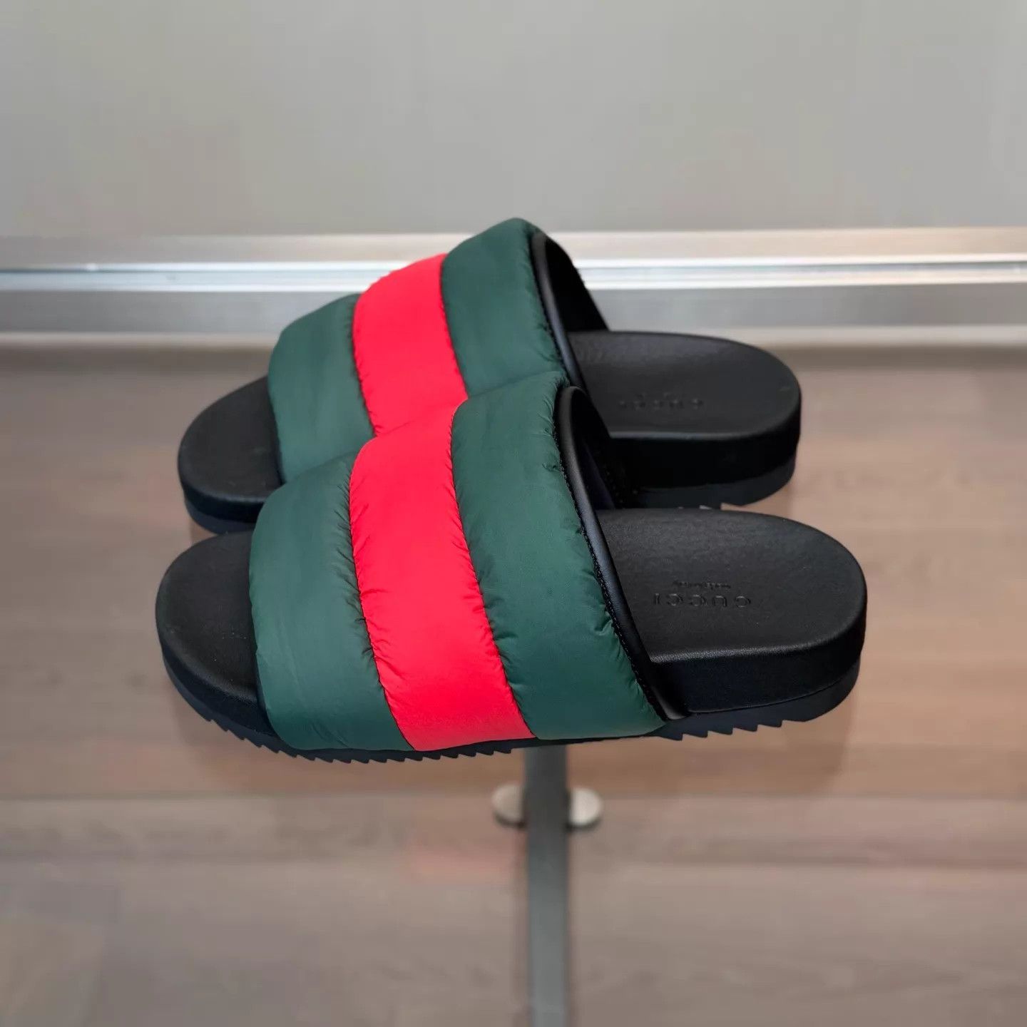 Gucci Gucci Red/Green Stripe Slippers Women's 35 NWT Size US 4.5 / IT 34.5 - 2 Thumbnail