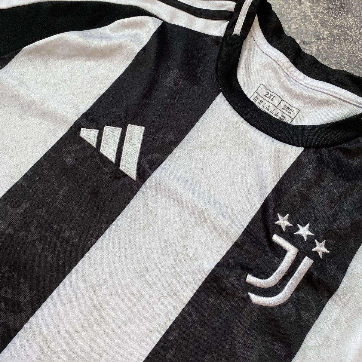 Adidas Mens Adidas FC Juventus 2024 Soccer team jersey Size US XXL / EU 58 / 5 - 3 Thumbnail