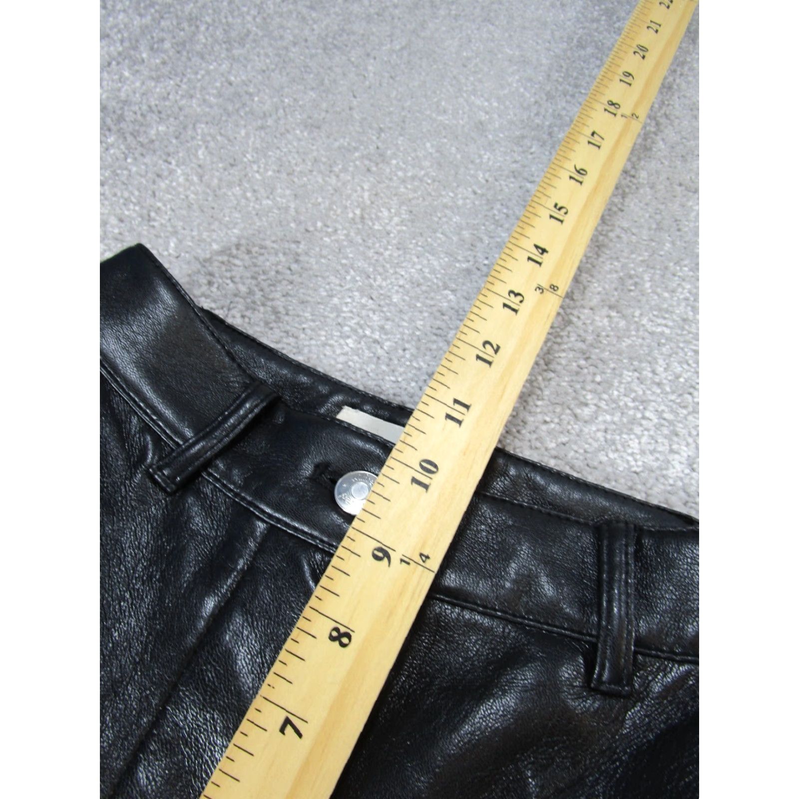 Vintage Wilfred Pants 00 Black Faux Leather Cargo Button Fly High Rise Womens Size 24" / US 00 / IT 34 - 6 Thumbnail