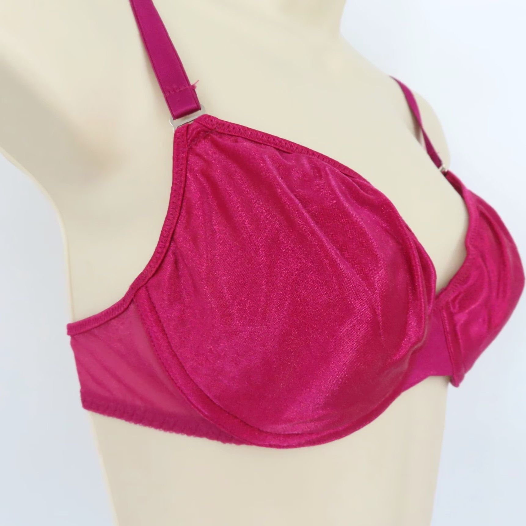 Vintage VINTAGE Vassarette Bra 36B Red Virtue 75256 Underwire T-Shirt No Padding NWT Womens Girls Ladies Mens Size ONE SIZE - 2 Thumbnail