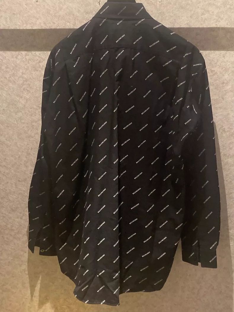 Balenciaga Balenciaga size 37 Full printed logo shirt Size US S / EU 44-46 / 1 - 2 Thumbnail