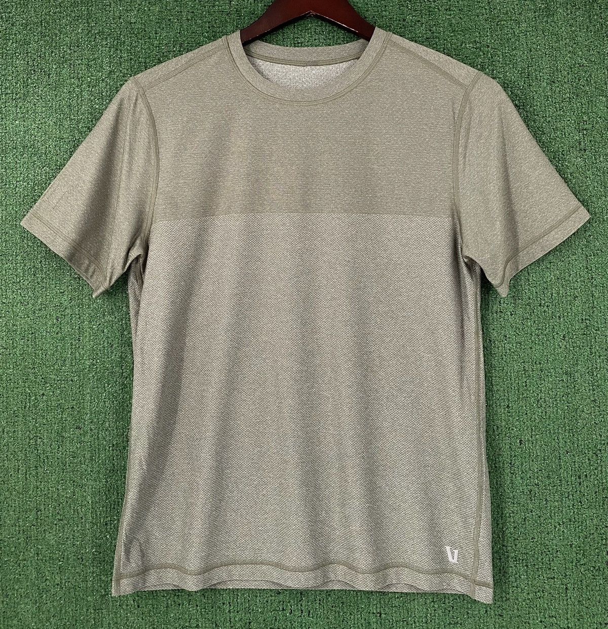 Vuori Vuori Grandview Tech Performance Green Shirt Medium Size US M / EU 48-50 / 2 - 1 Thumbnail