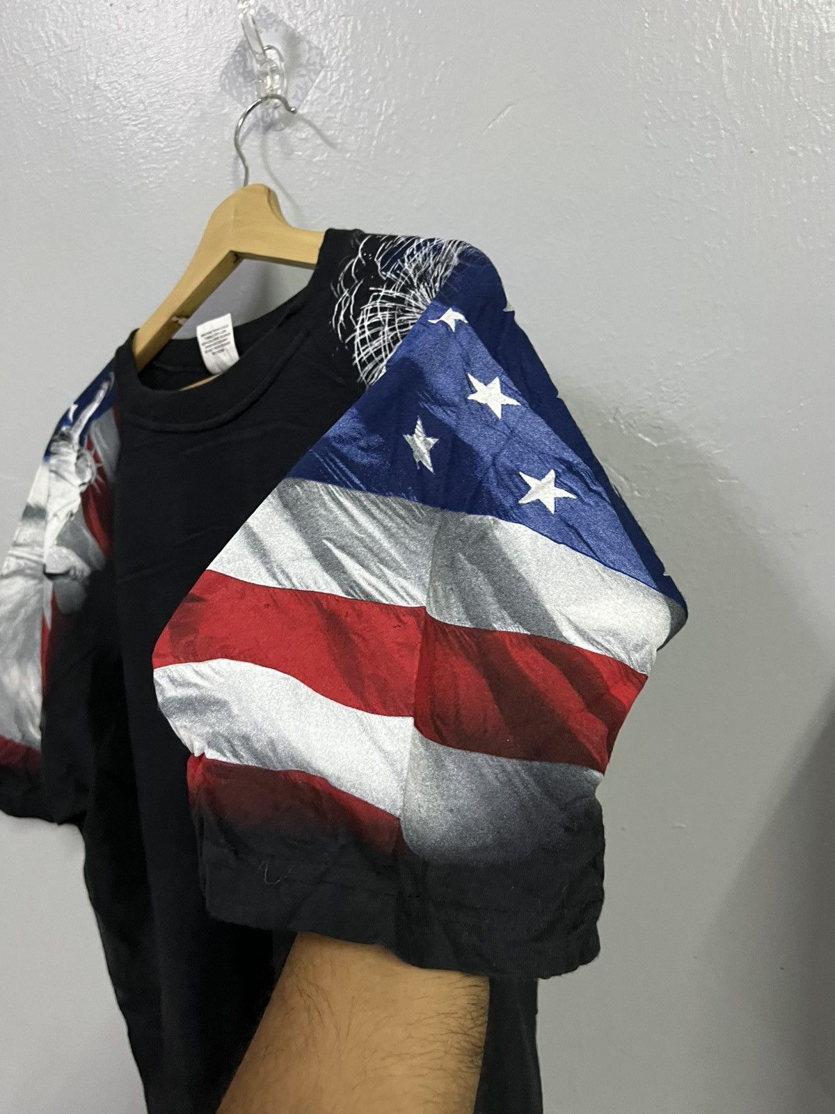 American Eagle Outfitters America flag tee Size US L / EU 52-54 / 3 - 5 Thumbnail