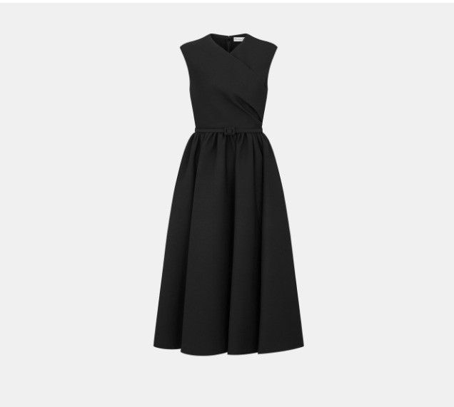 o1w1db11124 Verga Robe in Black