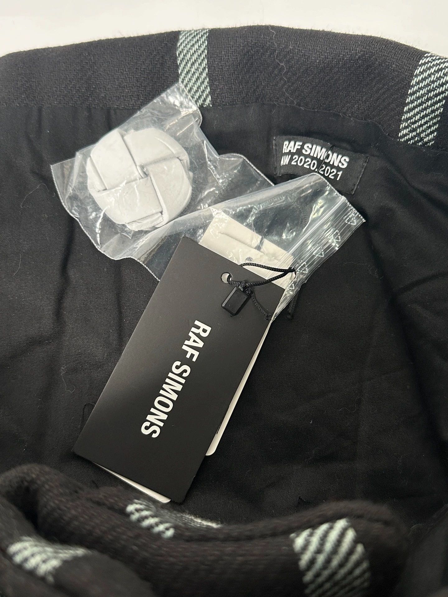 Raf Simons Raf Simons 20FW Check Oversized Walnut Buckle Stole Size ONE SIZE - 4 Thumbnail