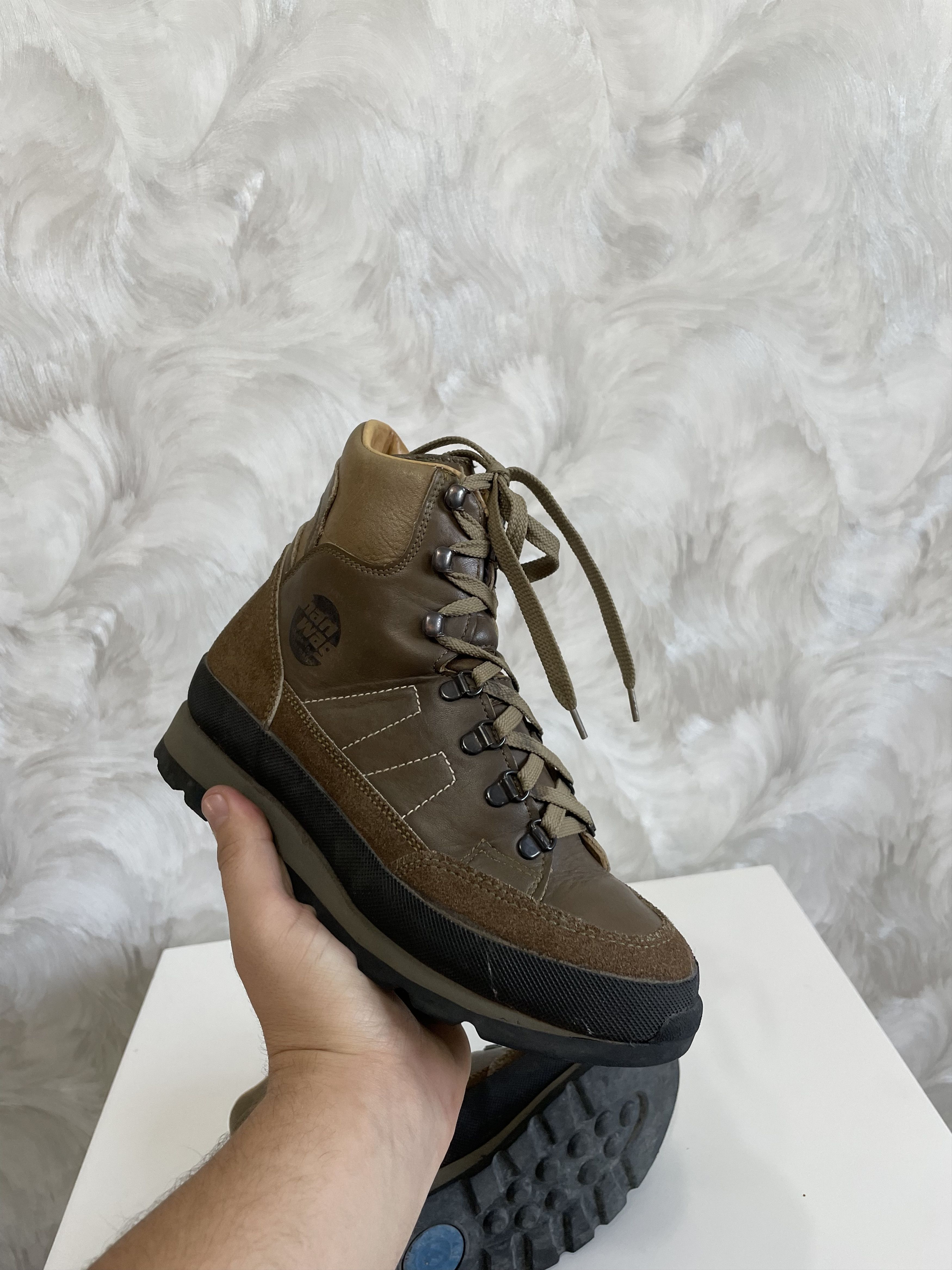 Hanwag × Vintage MENS VINTAGE OUTDOOR BOOTS HANWAG Size US 5.5 / EU 38 - 8 Thumbnail