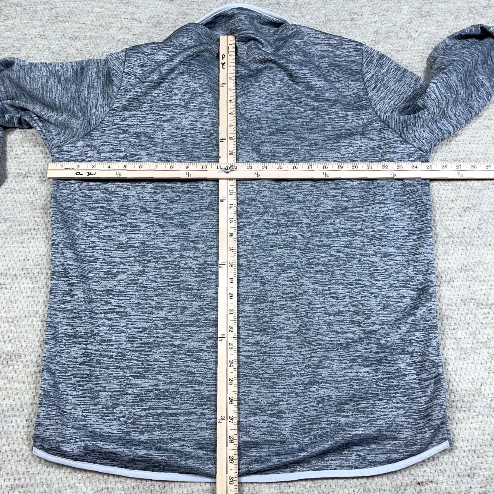 Under Armour Under Armour Sweatshirt Men XL Gray Pullover 1/4 Zip Long Sleeve Mock Neck Regular Fit Polyester Fleece Sports Classic Vintage: No Size US XL / EU 56 / 4 - 7 Thumbnail