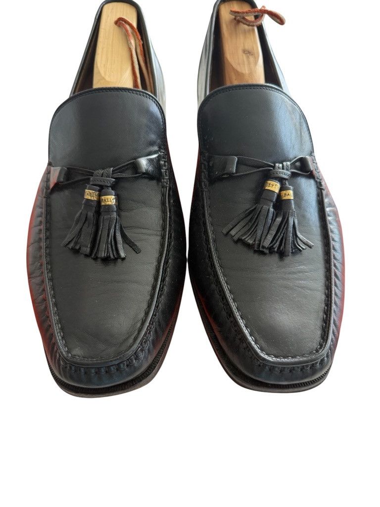 Bally of Switzerland Black Leather Tassel Loafers display picture 1