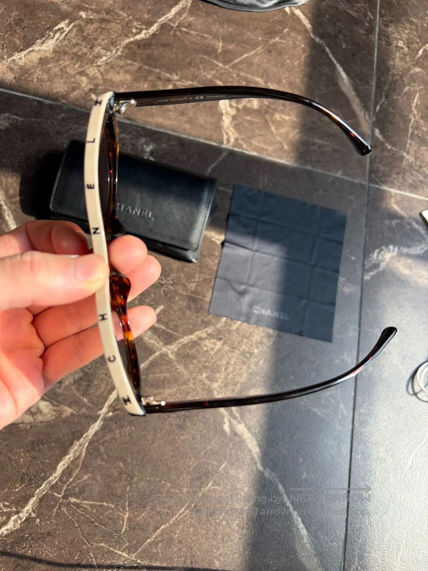 Chanel Chanel Cat Eye Logo Sunglasses. Size ONE SIZE - 5 Thumbnail