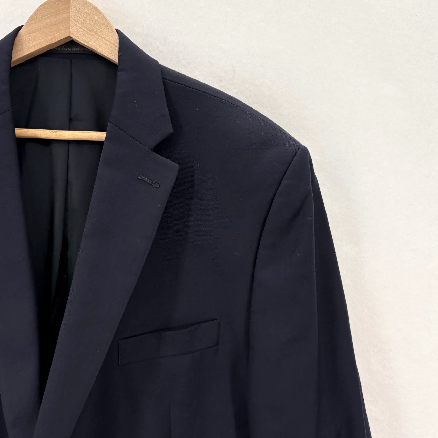 Ralph Lauren Lauren Ralph Lauren Blazer Mens 46R Navy Wool Gold Button Single-Breasted Notch 2-Piece 3-Button Inner Pockets Winter Business Formal Mens Size 46R - 2 Thumbnail