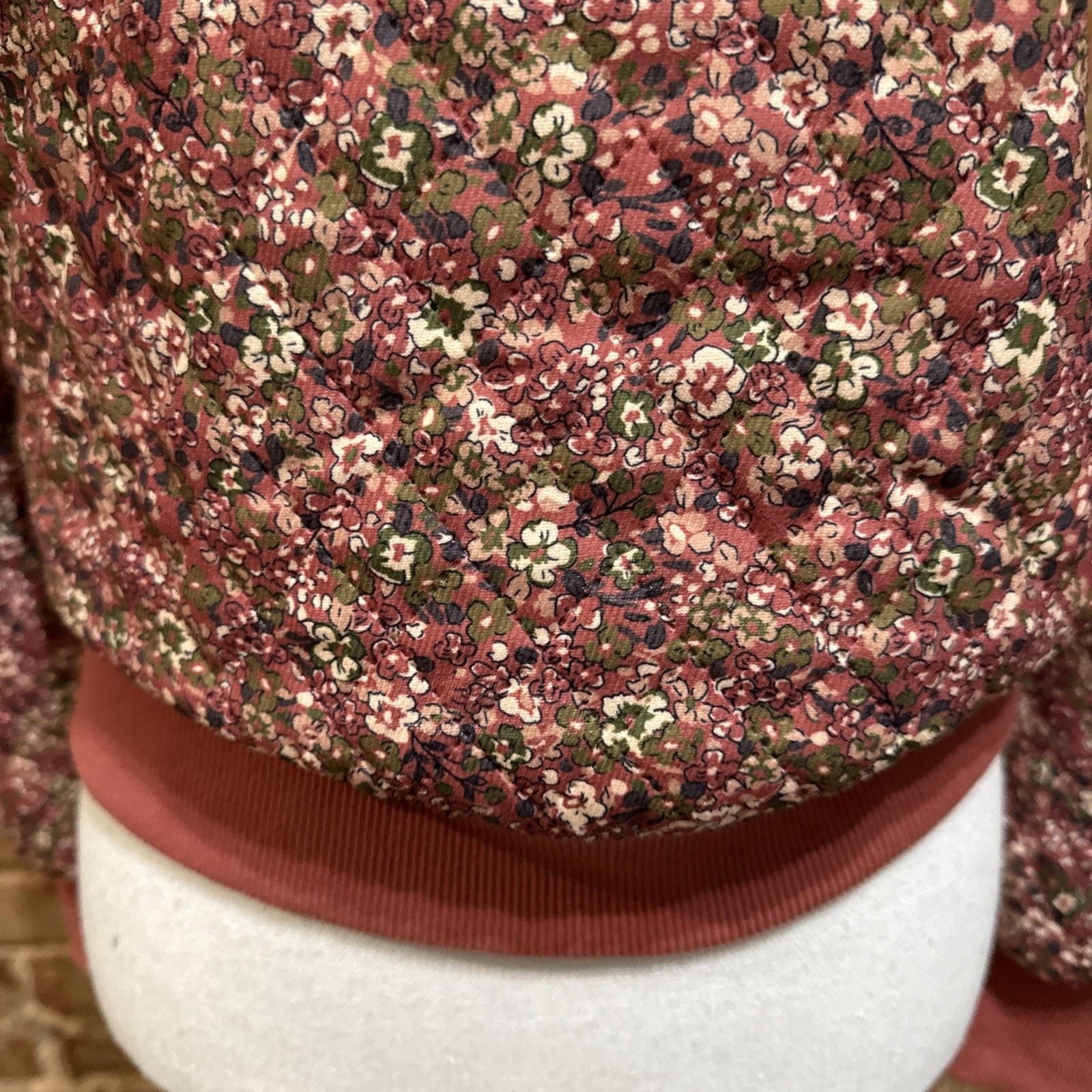 & Other Stories TCEC Women’s Quilted Puff Sleeved Top Sz M Prairie Core Size M / US 6-8 / IT 42-44 - 2 Thumbnail