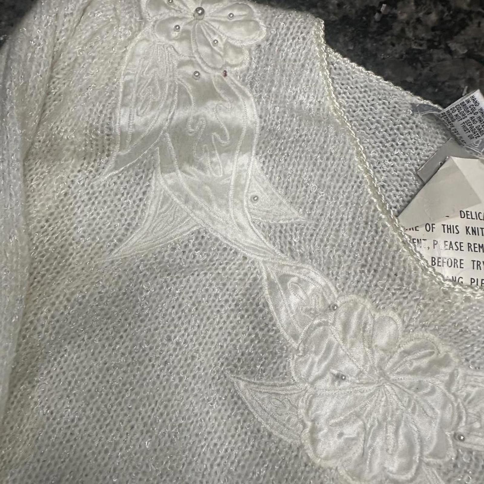 Other White Stag Women's White and Cream Jumper Size M / US 6-8 / IT 42-44 - 2 Thumbnail