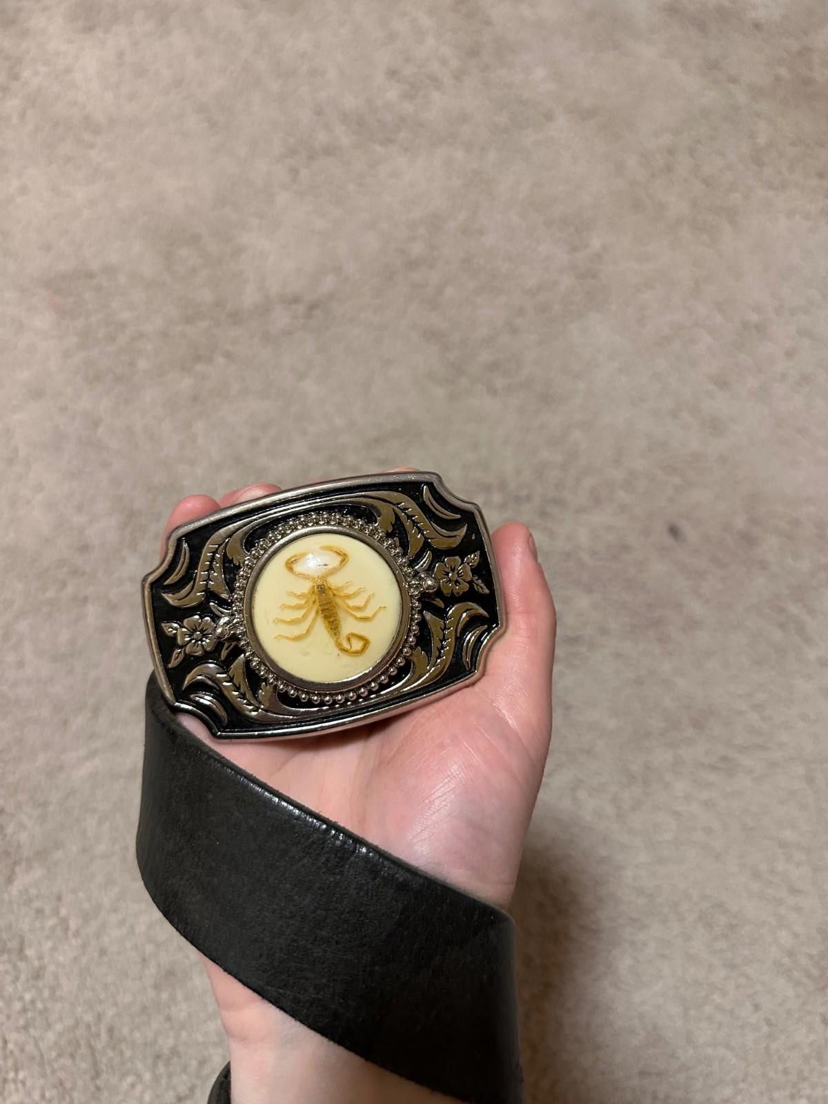 The Unbranded Brand Western Cowboy Scorpion Luminous belt buckle Glows Size ONE SIZE - 2 Thumbnail