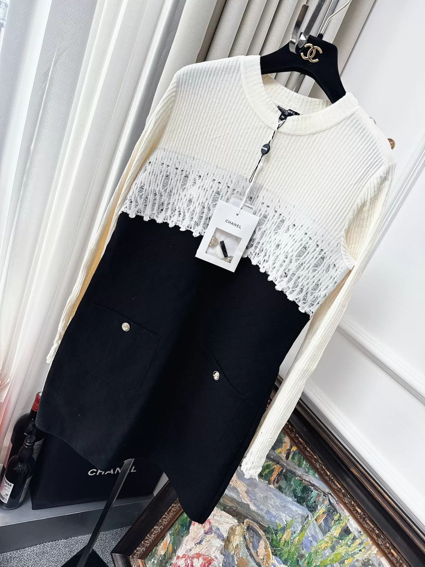 Chanel black and white lace knit dress Size US S / EU 44-46 / 1 - 1 Thumbnail