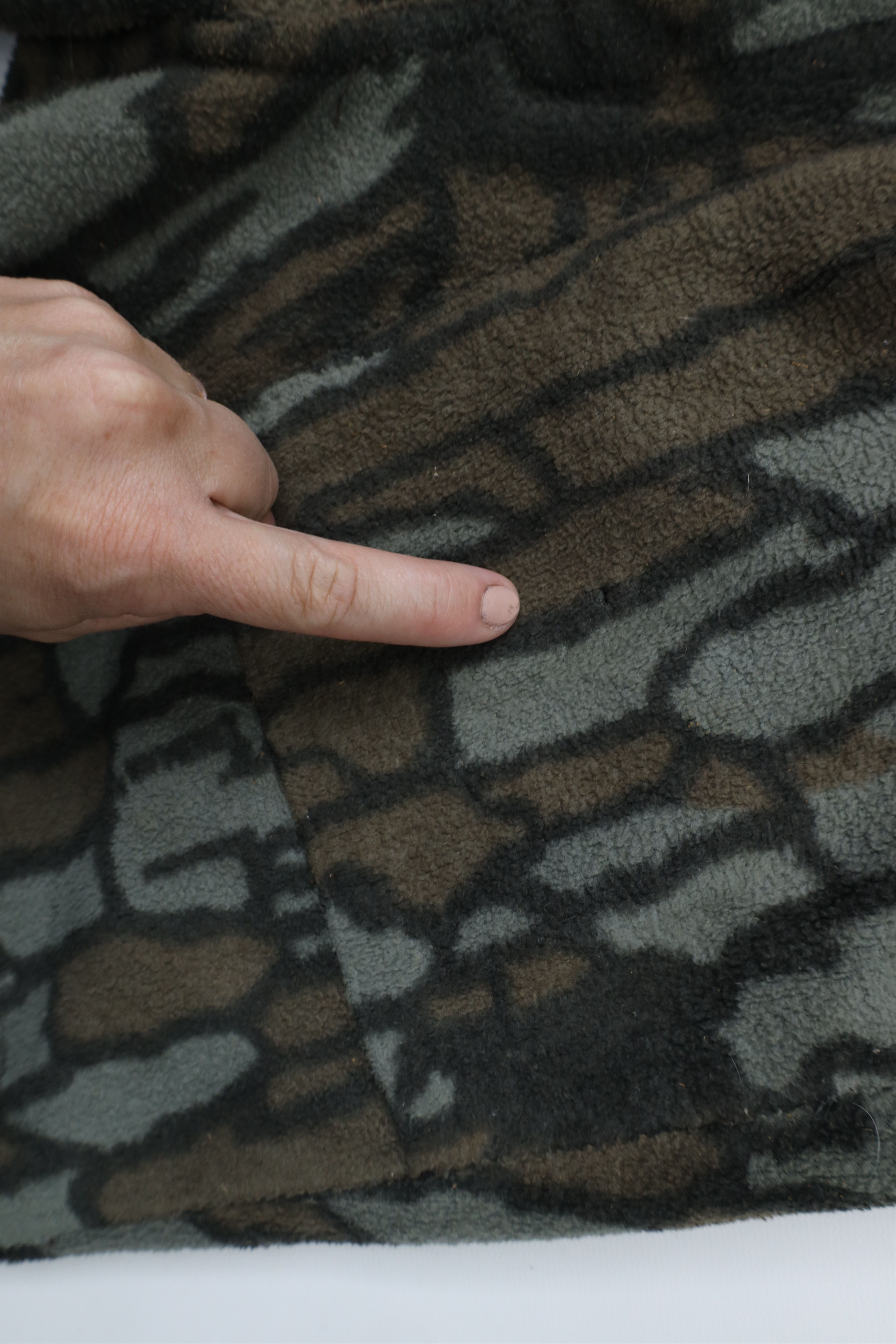 Vintage Vintage 90s Streetwear Trebark Camouflage Fleece Pants USA Size US 34 / EU 50 - 8 Thumbnail