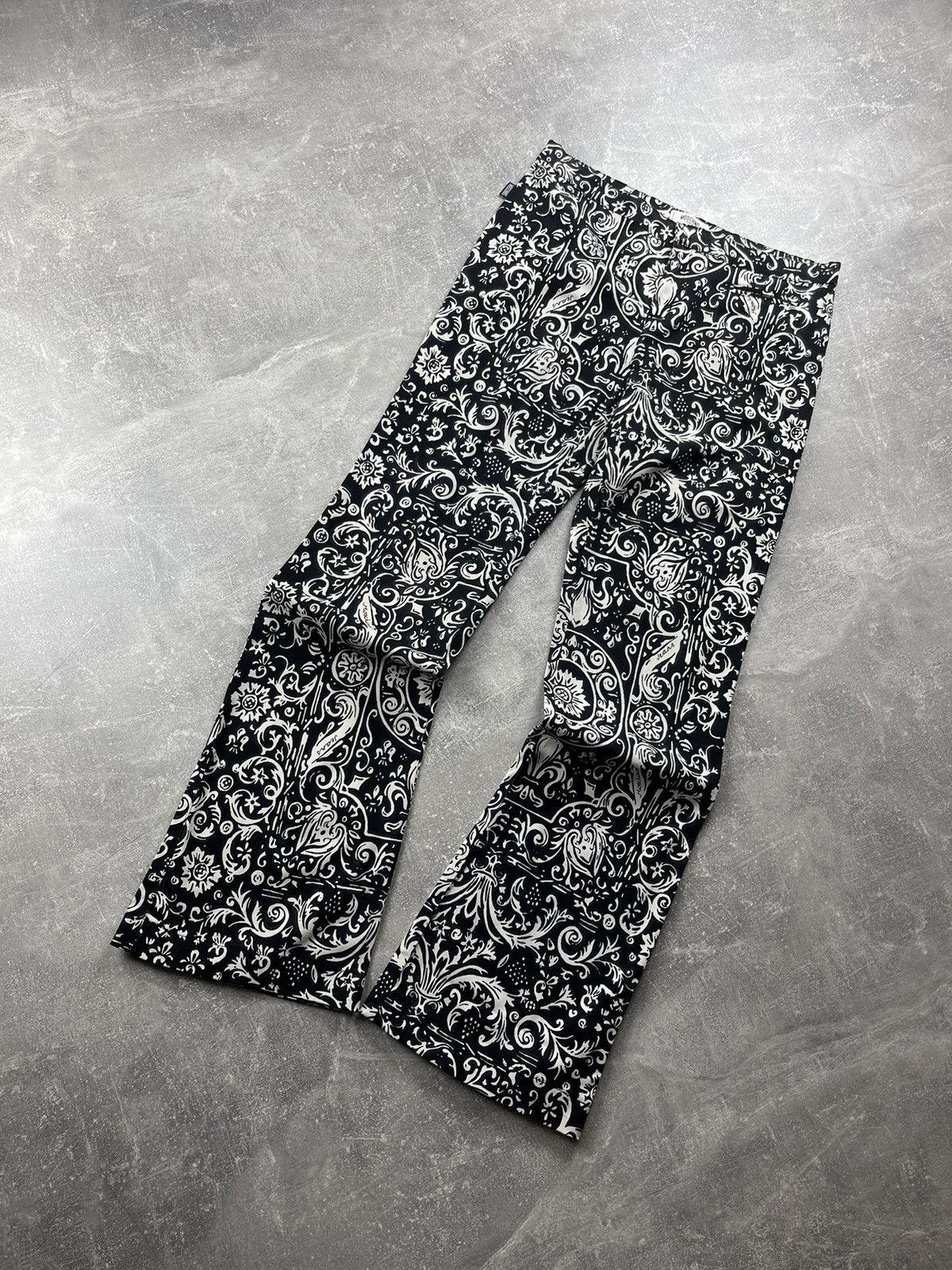 Moschino Moschino Jeans VNTG Paisley Print Flared Pants Black White Size 30" / US 8 / IT 44 - 1 Thumbnail
