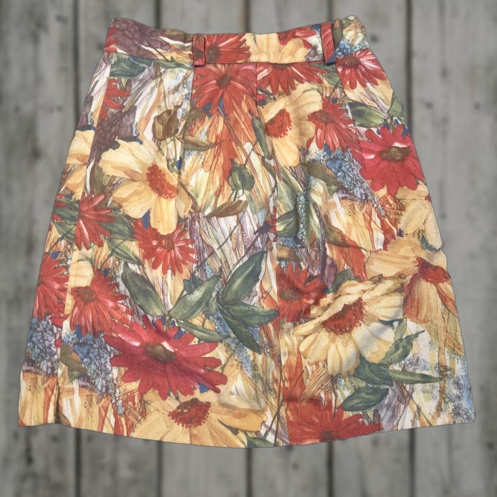 Vintage VINTAGE Madeleine Skirt Short Floral Cotton Size 8/10 Belt Loops Side Zip Women Official Streetwear? Size 30" / US 8 / IT 44 - 1 Thumbnail