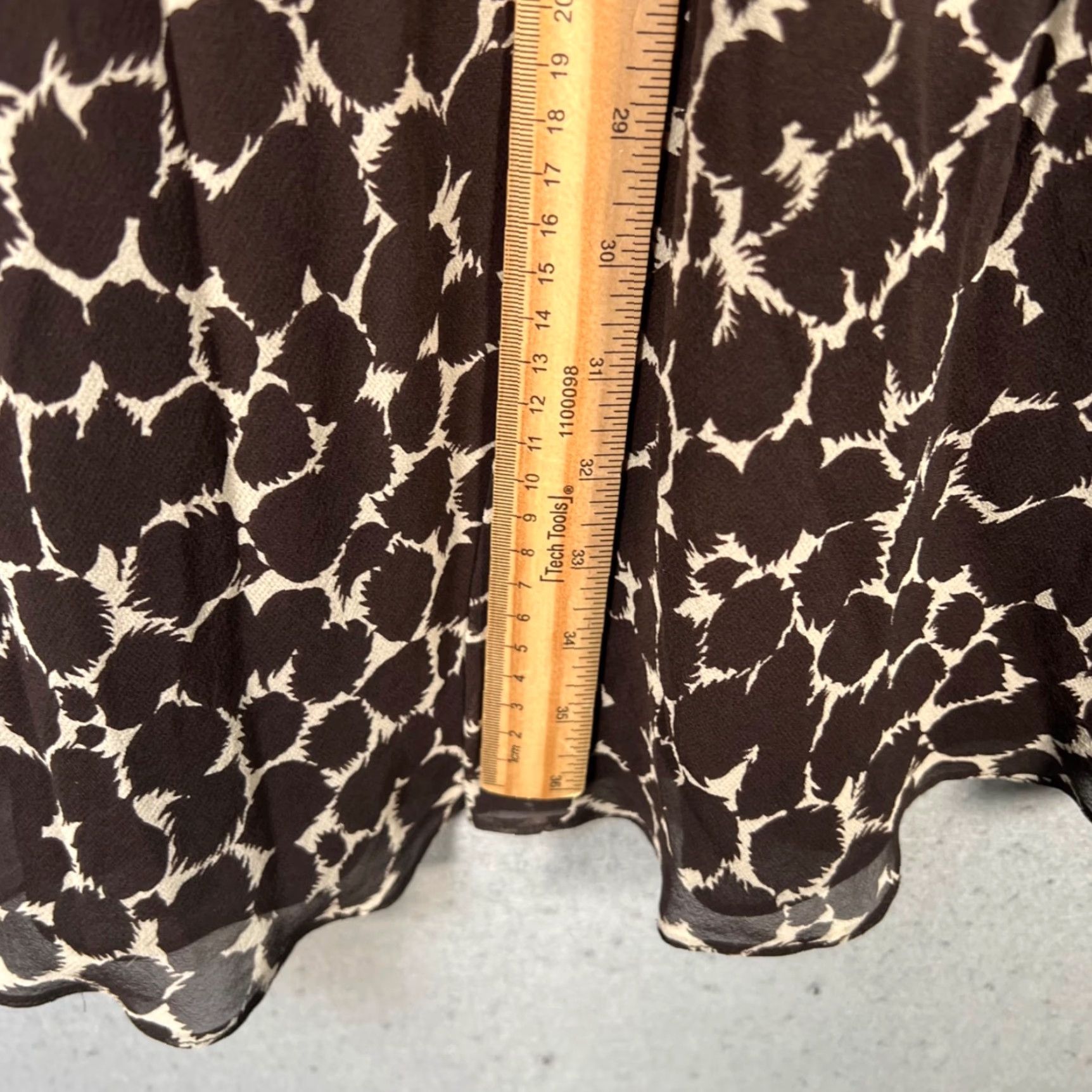 Ann Taylor Ann Taylor Petites Dress Brown Silk Sleeveless A-Line Sheath V-Neck Knee Length Party Cocktail 4P Womens Size S / US 4 / IT 40 - 6 Thumbnail