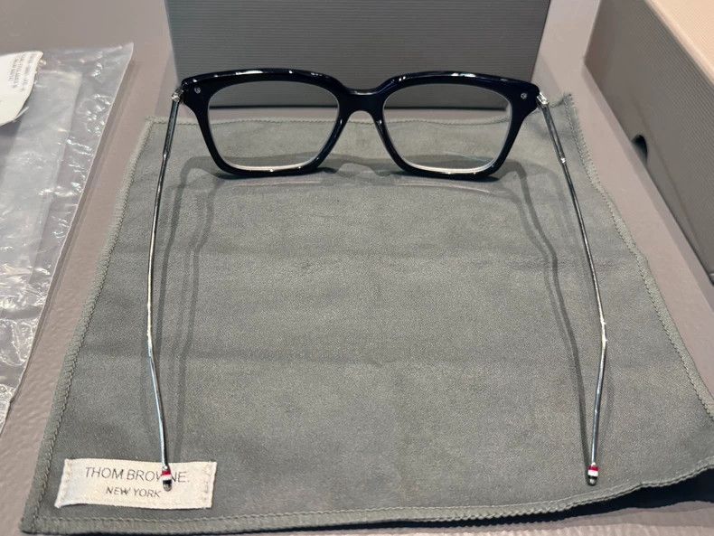 Thom Browne THOM BROWNE Classic Black Ribbed Glasses 2502-Nextarrow Size ONE SIZE - 2 Thumbnail