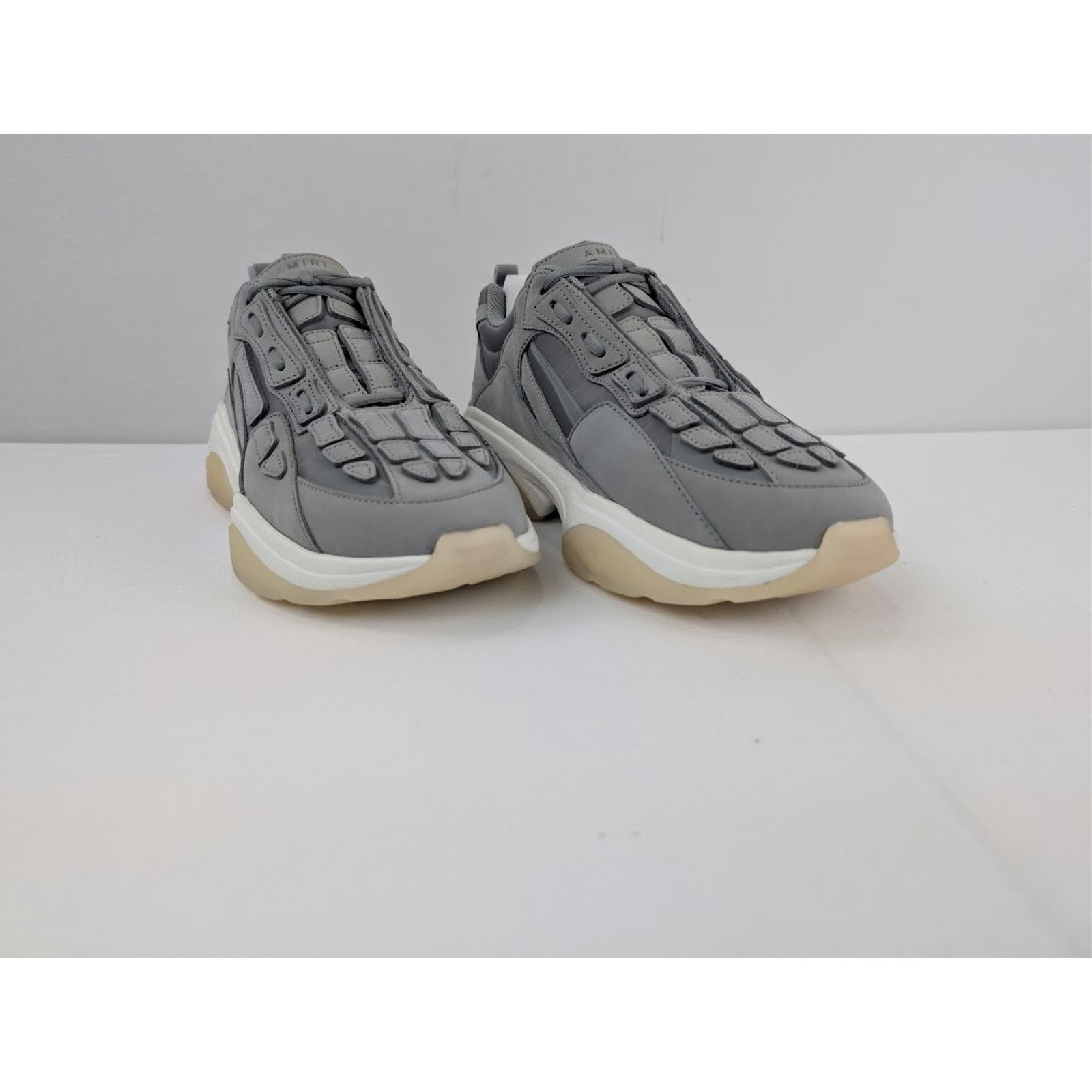 o1rshd1 Q:2 / Bone Runner in Gray