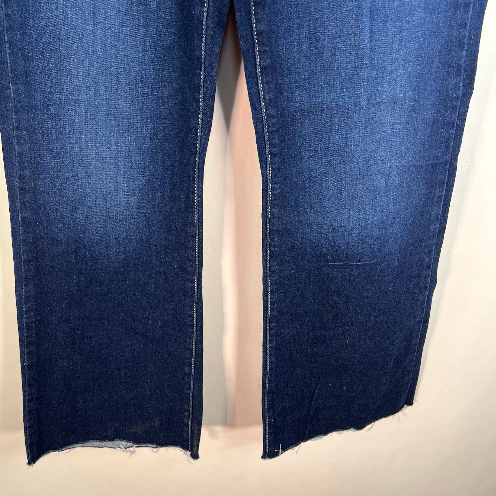 Ariat VINTAGE? No. Ariat Katie Flare Jeans Denim Women’s Size 32 L Blue 32 Inseam Dark Wash Embroidered Logo Western Cowboy 90s Style Womens Size 24" / US 00 / IT 34 - 4 Thumbnail