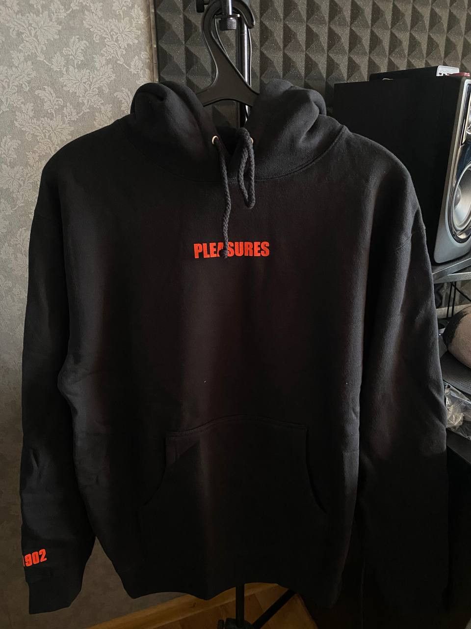 Pleasures Pleasures - Art News Hoodie Size US L / EU 52-54 / 3 - 1 Thumbnail