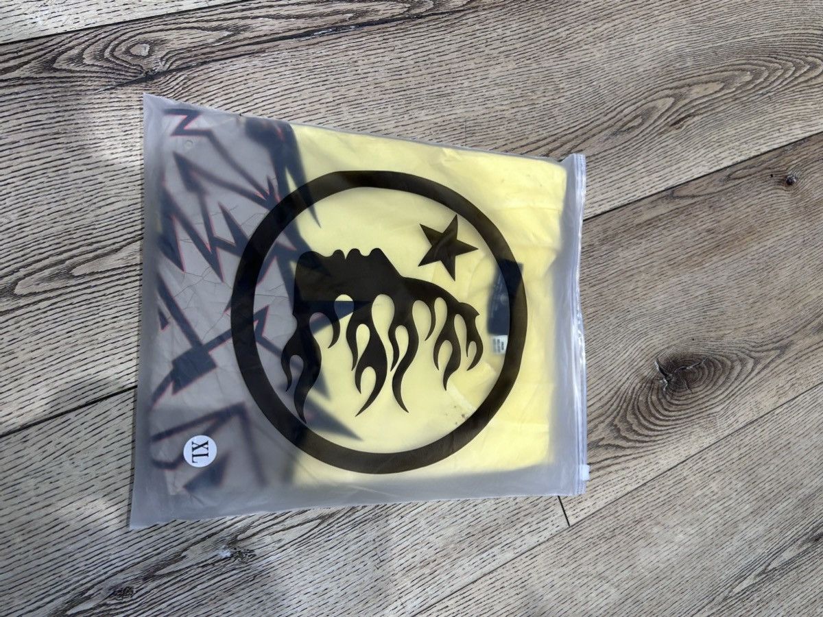 HELLSTAR Hellstar Crack Print Tee Yellow Size US XL / EU 56 / 4 - 8 Thumbnail