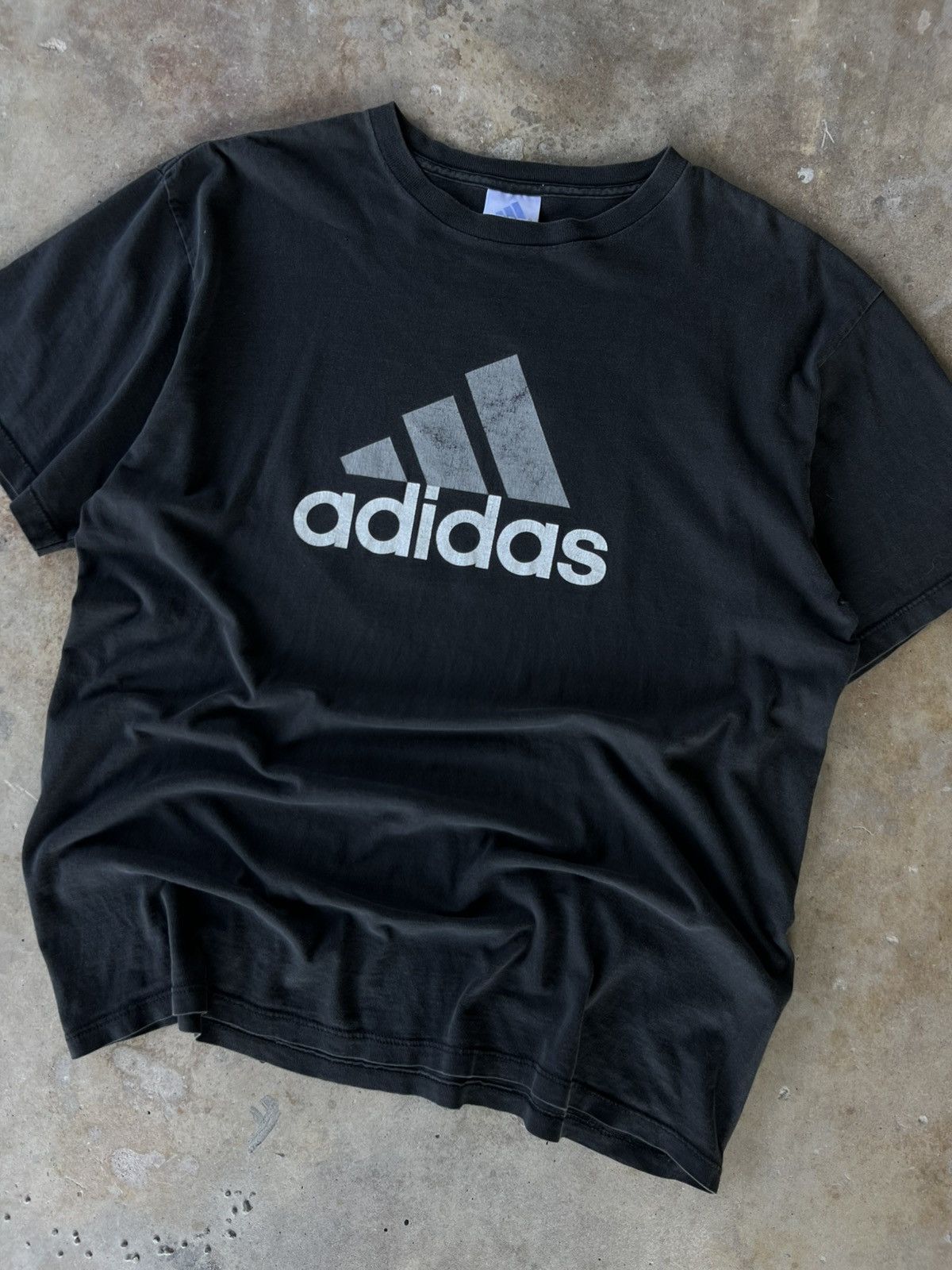Adidas Vintage 2000’s Essential Adidas OG Logo T Shirt Size US L / EU 52-54 / 3 - 2 Thumbnail