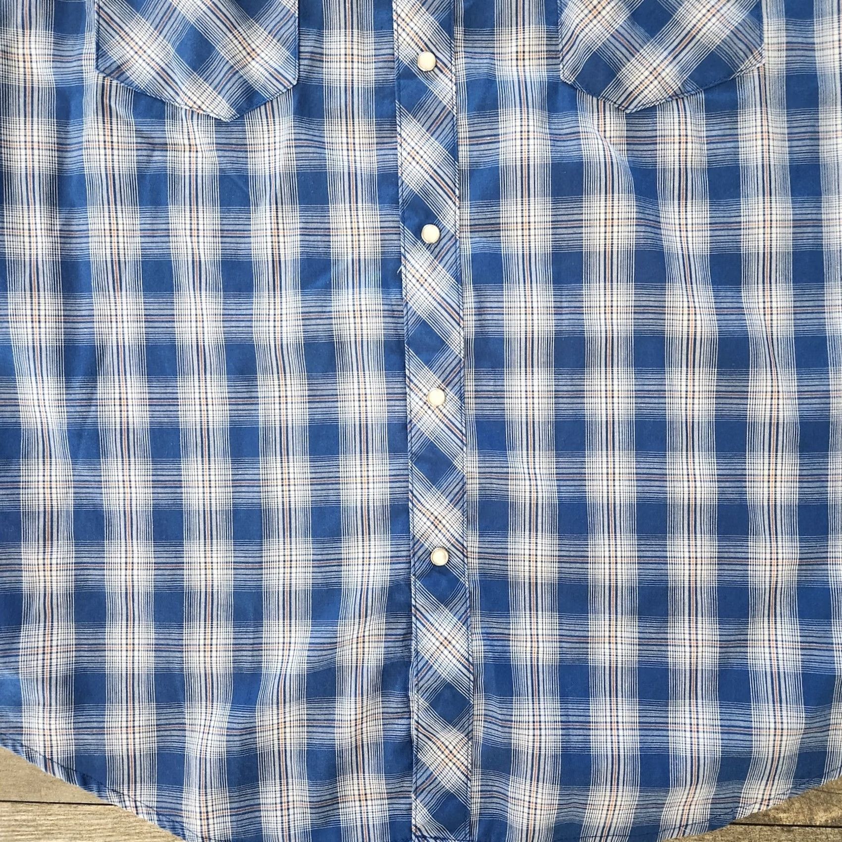 Wrangler Wrangler Wrancher Pearl Snap Western Shirt Men’s Large Blue Orange Plaid Shirt Regular Men’s Western Pearl Snap Shirt Blue Orange Plaid Size US L / EU 52-54 / 3 - 3 Thumbnail