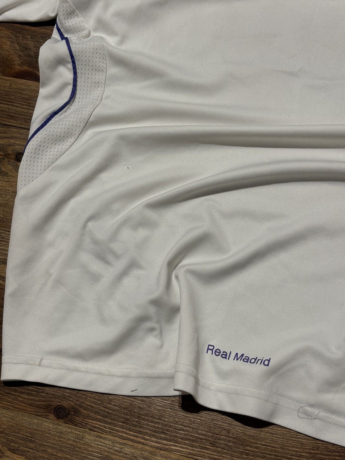 Adidas × Vintage Vintage Adidas Real Madrid 2007/2008 home kit Size US M / EU 48-50 / 2 - 4 Thumbnail
