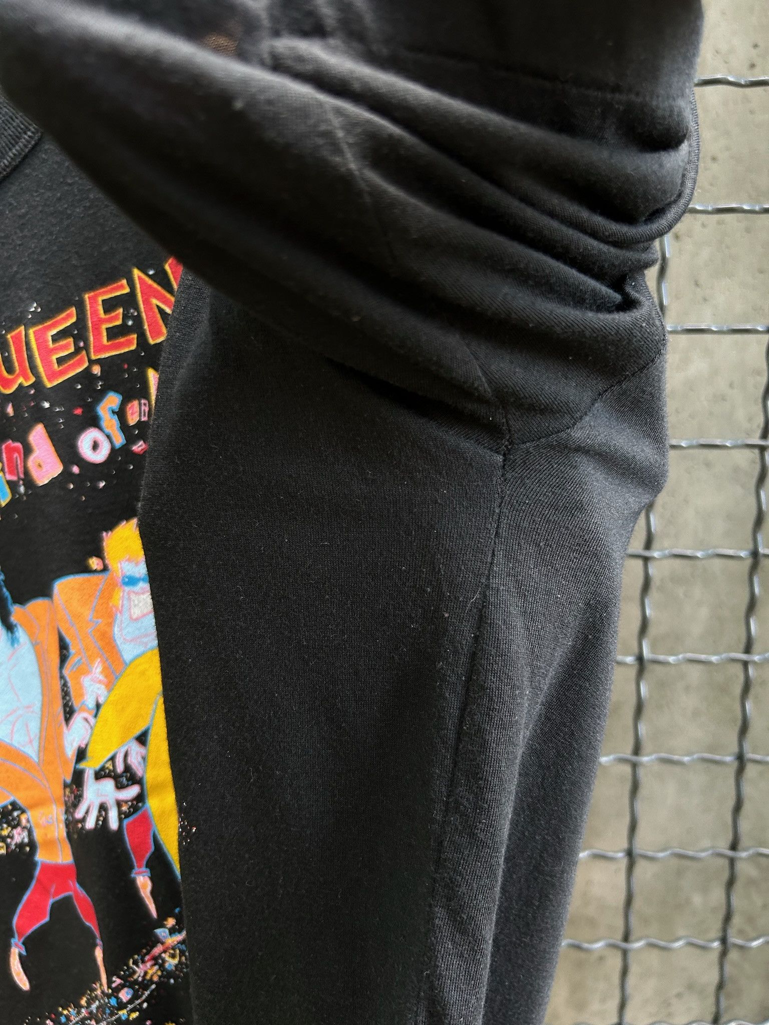 Band Tees Vintage 1986 Queen A Kind Of Magic The Magic Tour T-shirt Size US M / EU 48-50 / 2 - 9 Thumbnail