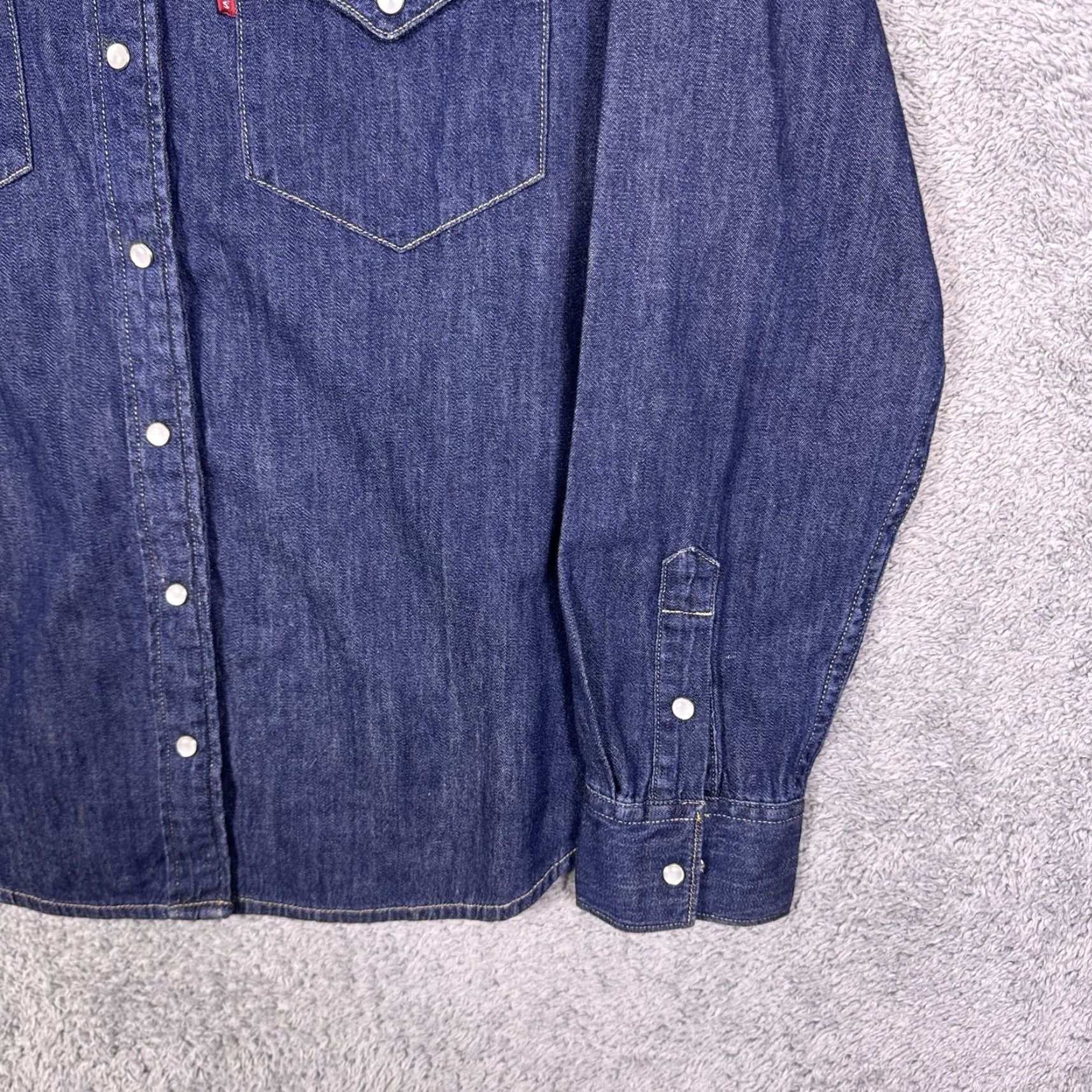 Levi's Levi's Denim Shirt Womens M Pearl Snap Dark Wash Western Y2K Cowgirl Slim Button-Up Long Sleeve Casual Blue Size M / US 6-8 / IT 42-44 - 4 Thumbnail