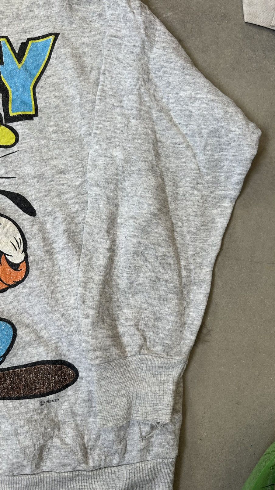 Disney VINTAGE GOOFY VELVASHEN DISTRESSED SWEATSHIRT Size US L / EU 52-54 / 3 - 4 Thumbnail
