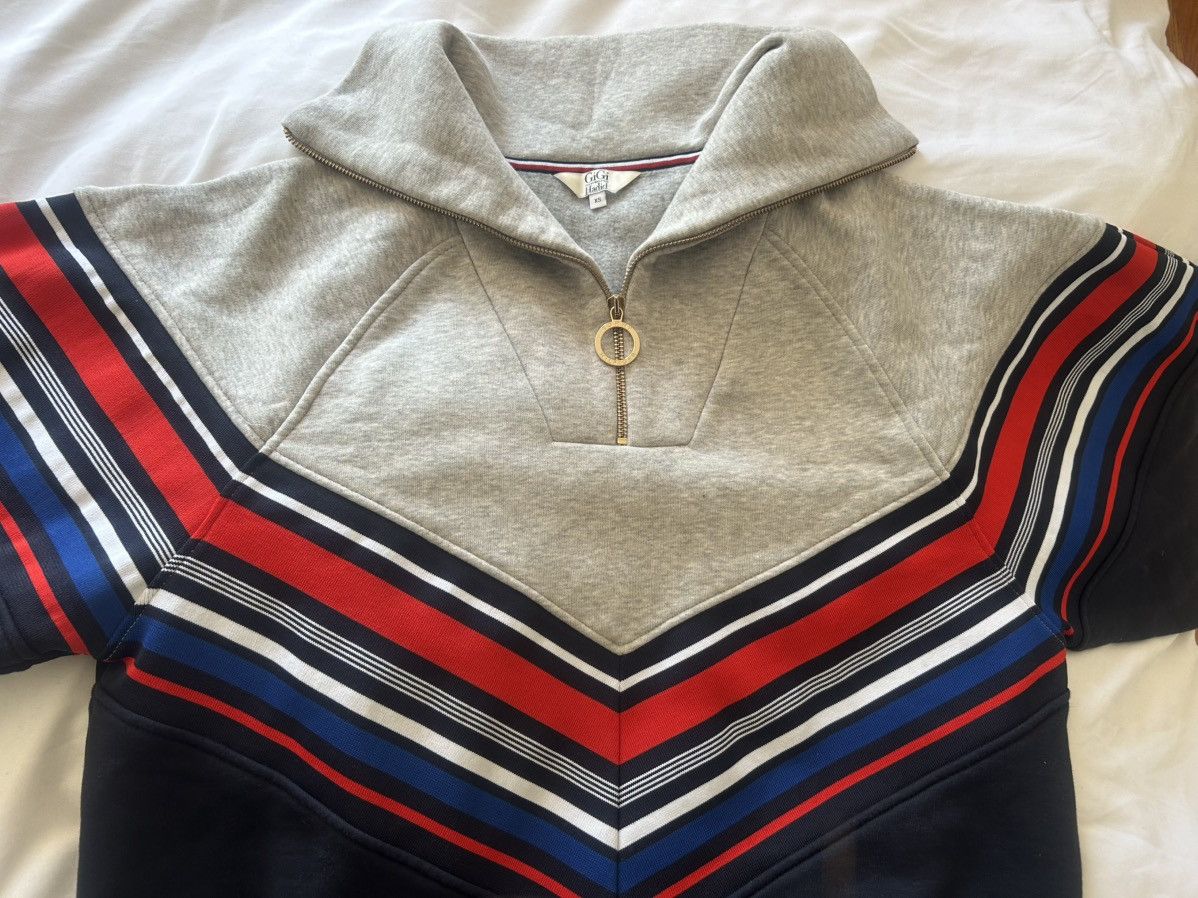 Tommy Hilfiger Tommy Hilfiger x Gigi Hadid Half-Zip Sweatshirt – XS Size XS / US 0-2 / IT 36-38 - 4 Thumbnail