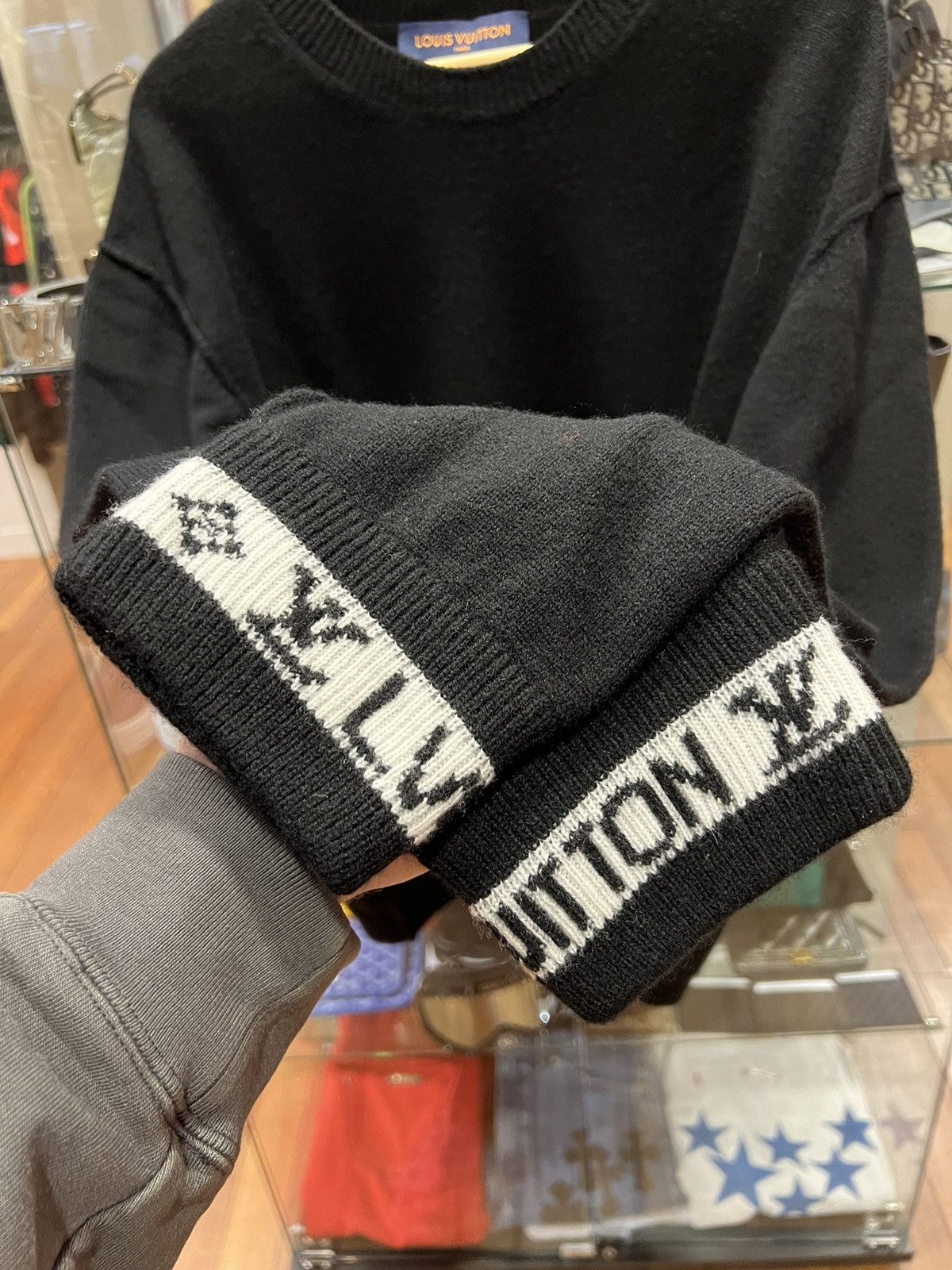 Louis Vuitton Louis Vuitton Cashmere Knit Sweater Black Size US XL / EU 56 / 4 - 3 Thumbnail