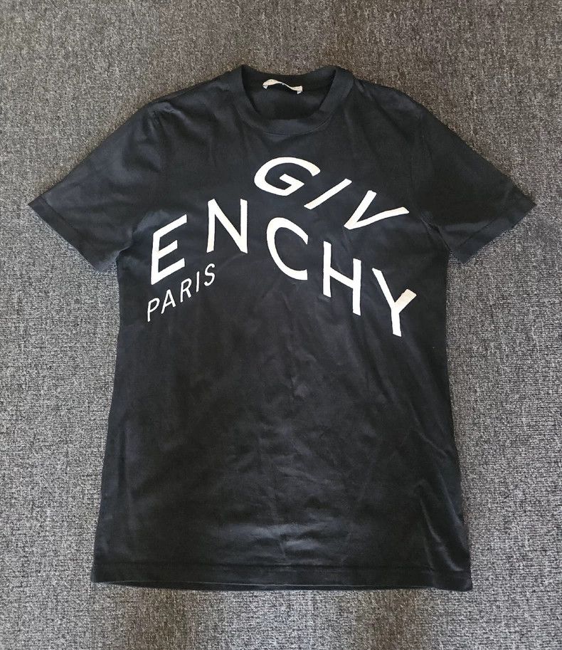 Givenchy Givenchy Embroidered Letter Short-sleeved T-shirt Size US XS / EU 42 / 0 - 1 Thumbnail